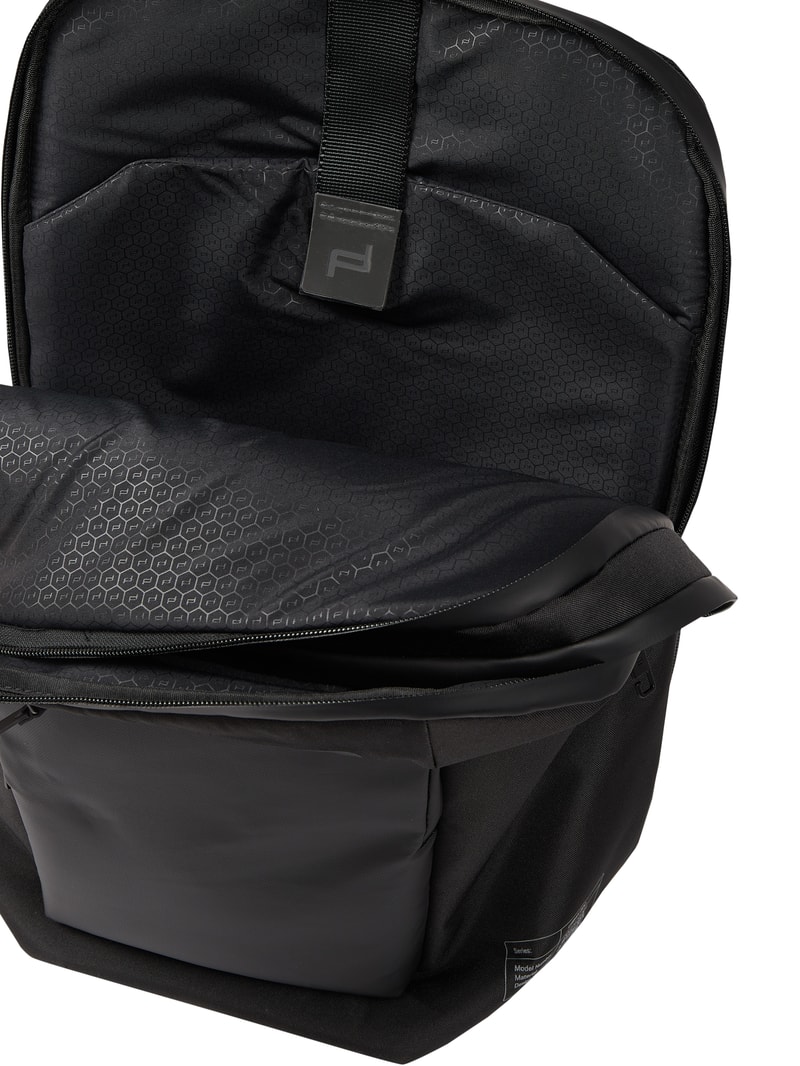 Rucksack mit USB-Anschluss - wasserdicht in schwarz