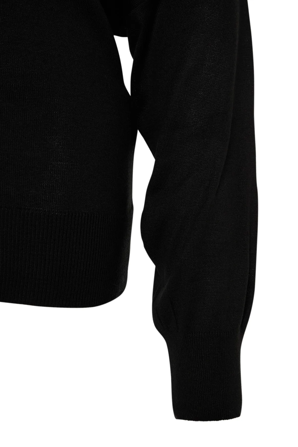 Trendyol Curve  Schwarzer Strickpullover mit U-Boot-Ausschnitt