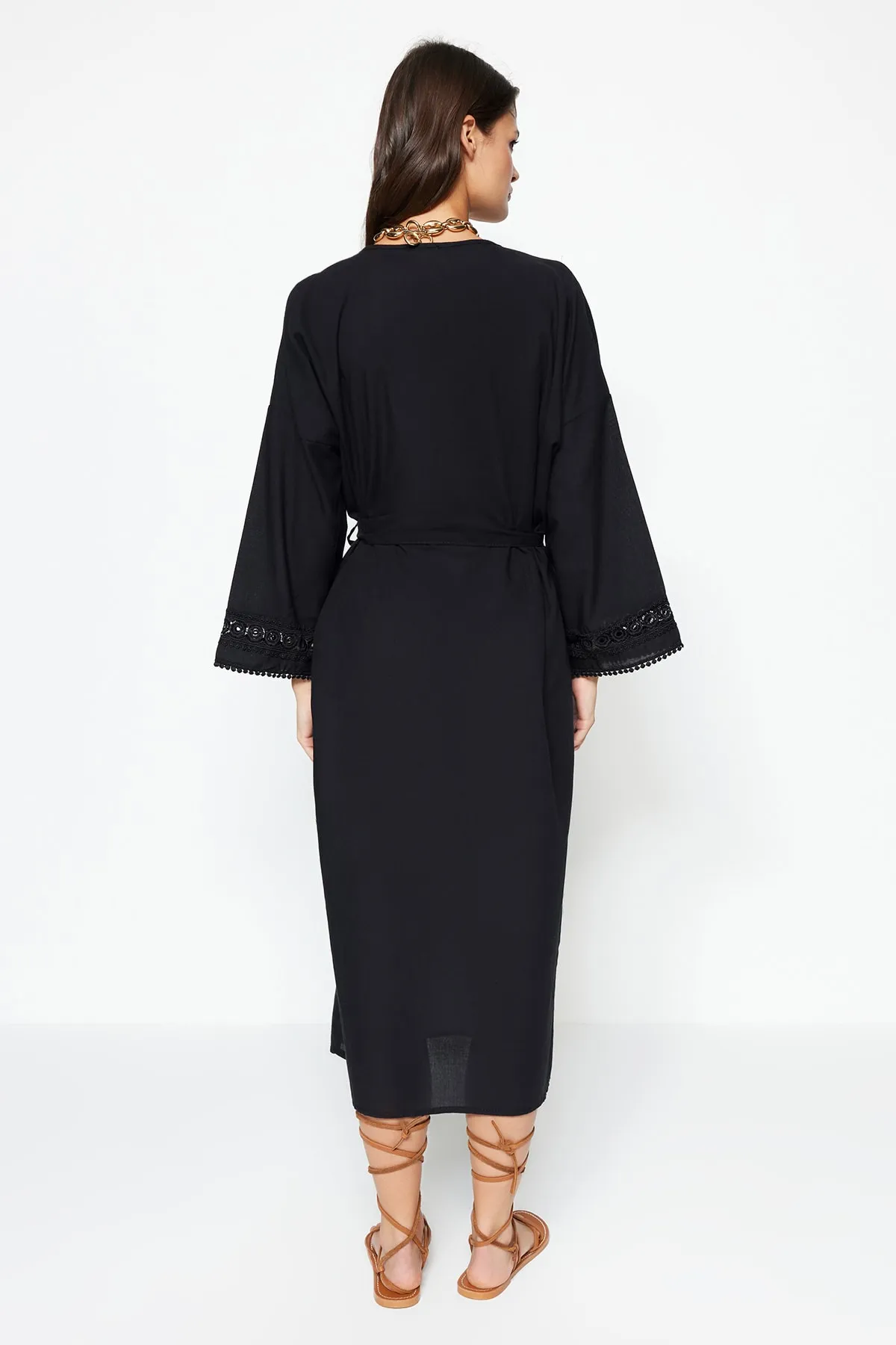 Trendyol Collection  Kimono und Kaftan aus 100 % Baumwolle mit schwarzem Midi-Webband mit Gürtel, Zubehör TBESS21KM0008