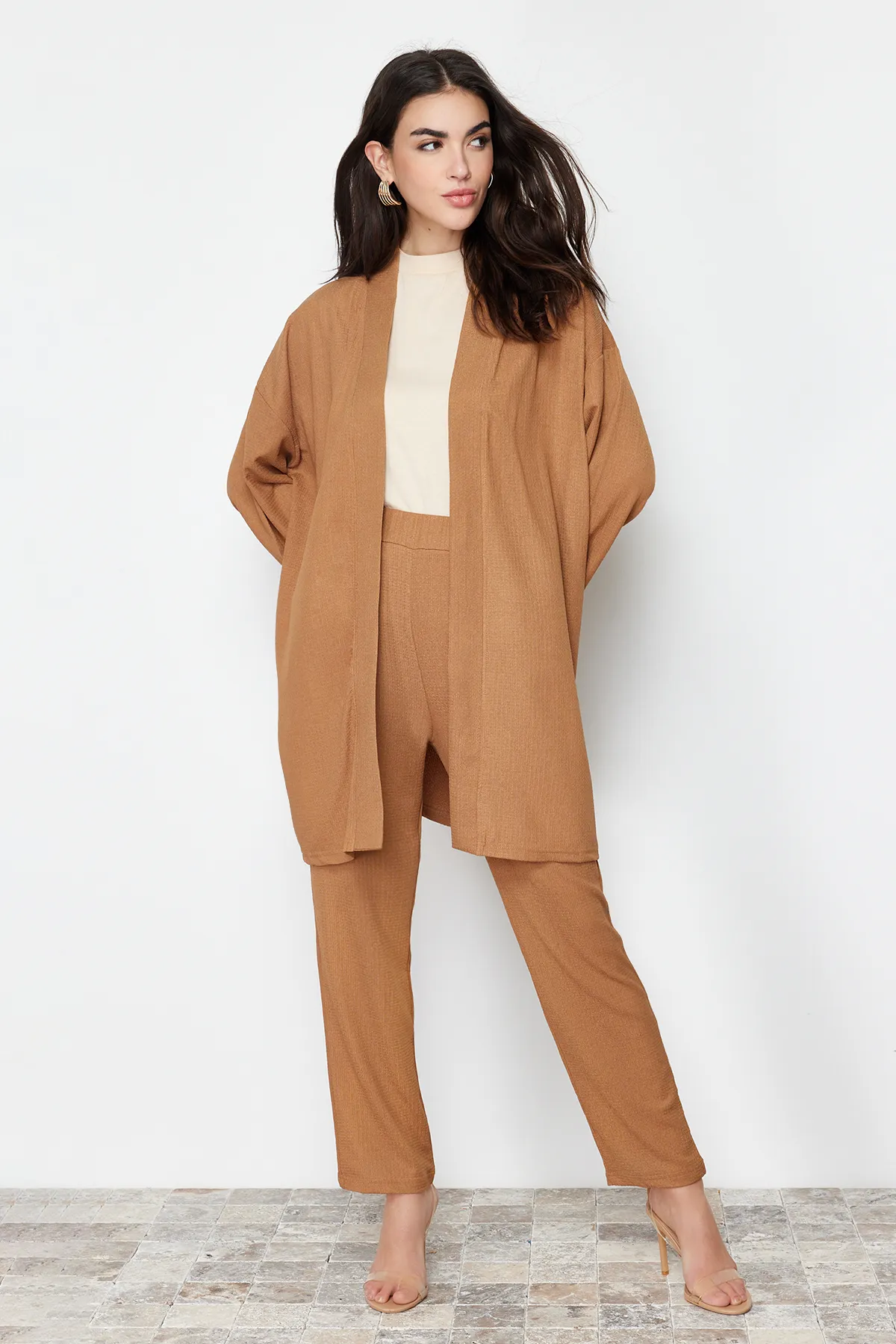 Trendyol Modest  Beigefarbenes, gestricktes Kimono-Hose-Bottom-Top-Set TCTSS24US00045