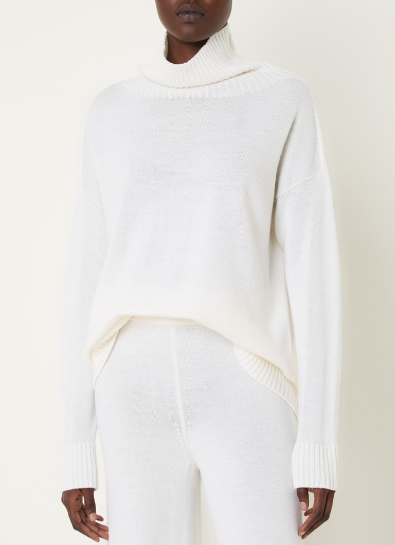MaxMara Superbo hienoneulepusero neitsytvillaa, jossa pystykaulus