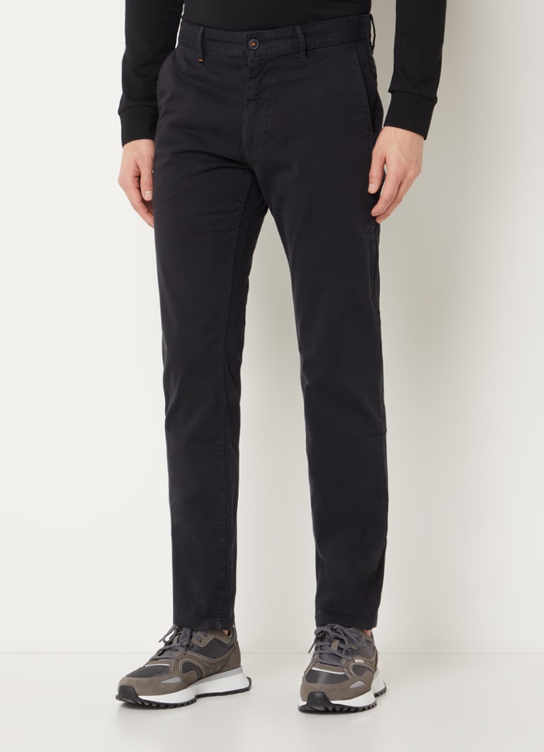Pantaloni chino slim fit z kolekcji Hugo Boss