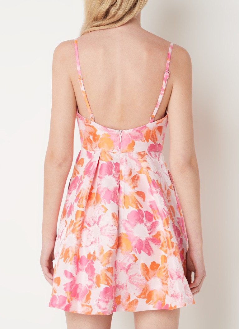 Chi Chi London  Floral mini jurk met bloemenprint en steekzakken