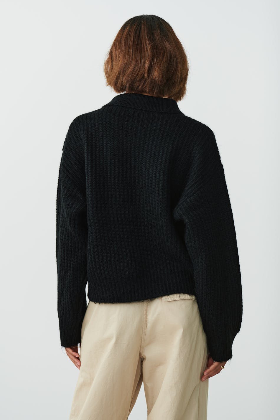 Collar knitted sweater
