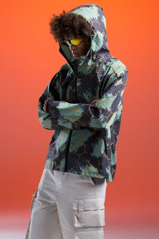 Man Active Windbreaker mit Camouflage-Print