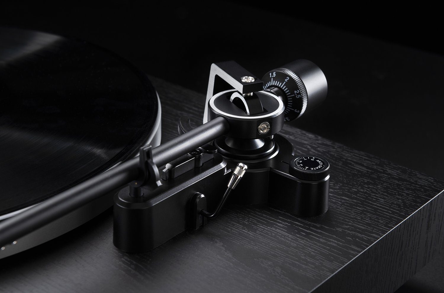 Dual CS 518 Plattenspieler (Riemenantrieb, manuell, abschaltbarer Phono-Vorverstärker, schwarz)