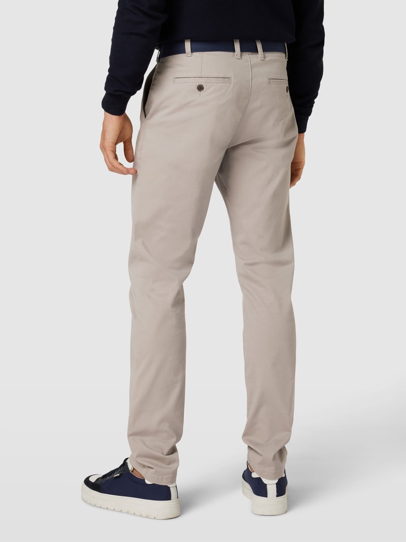 Stoffhose mit französischen Eingrifftaschen in haselnuss braun