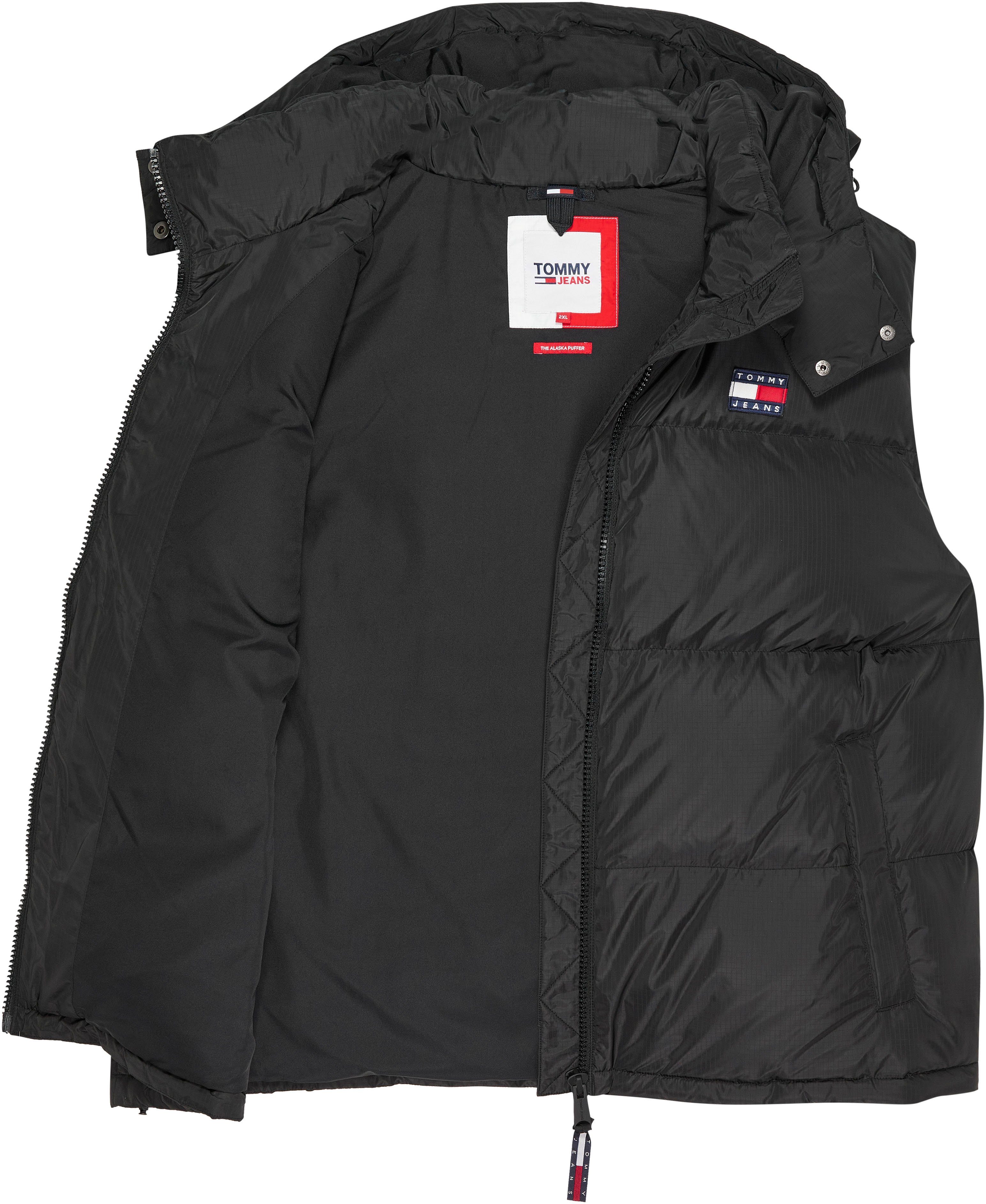 Tommy Jeans Curve Steppweste TJW CRV ALASKA PUFFER VEST PLUS SIZE CURVE,mit Kapuze & Tommy Jeans Logo-Badge
