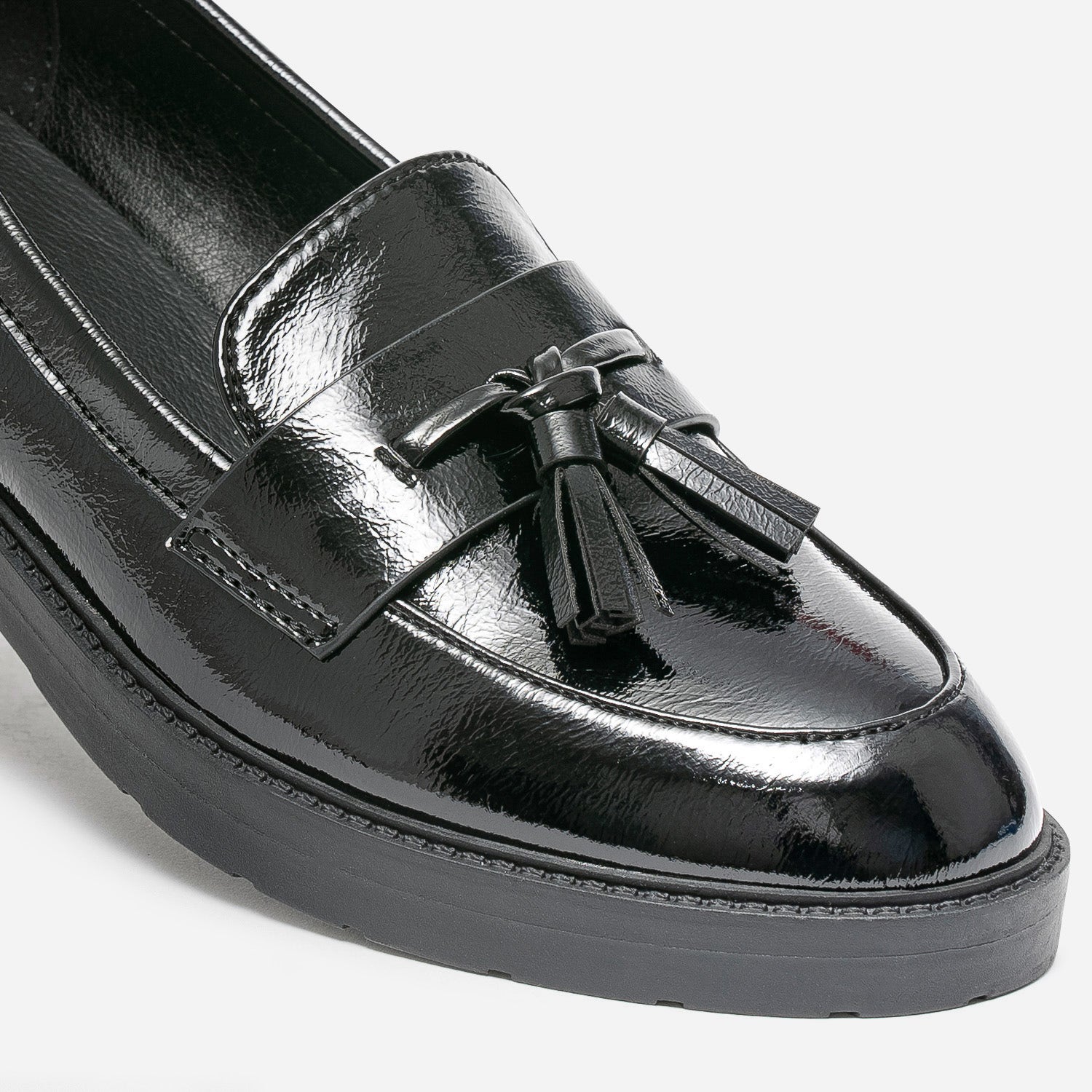 Mocassin noir vernis à pompons