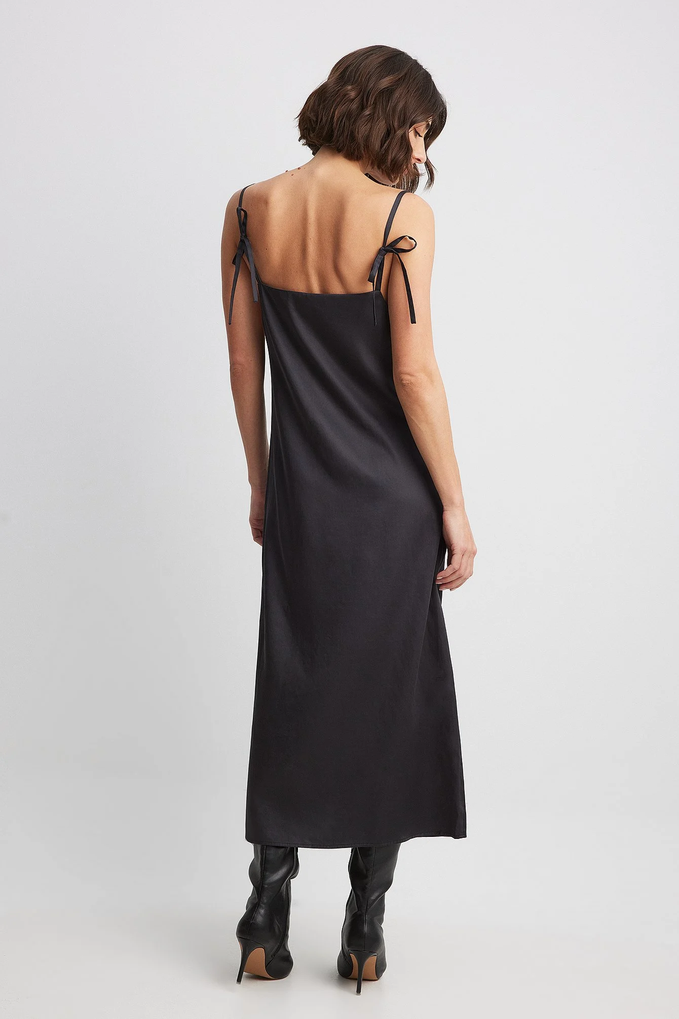 Midikleid mit gebundenen Schultern