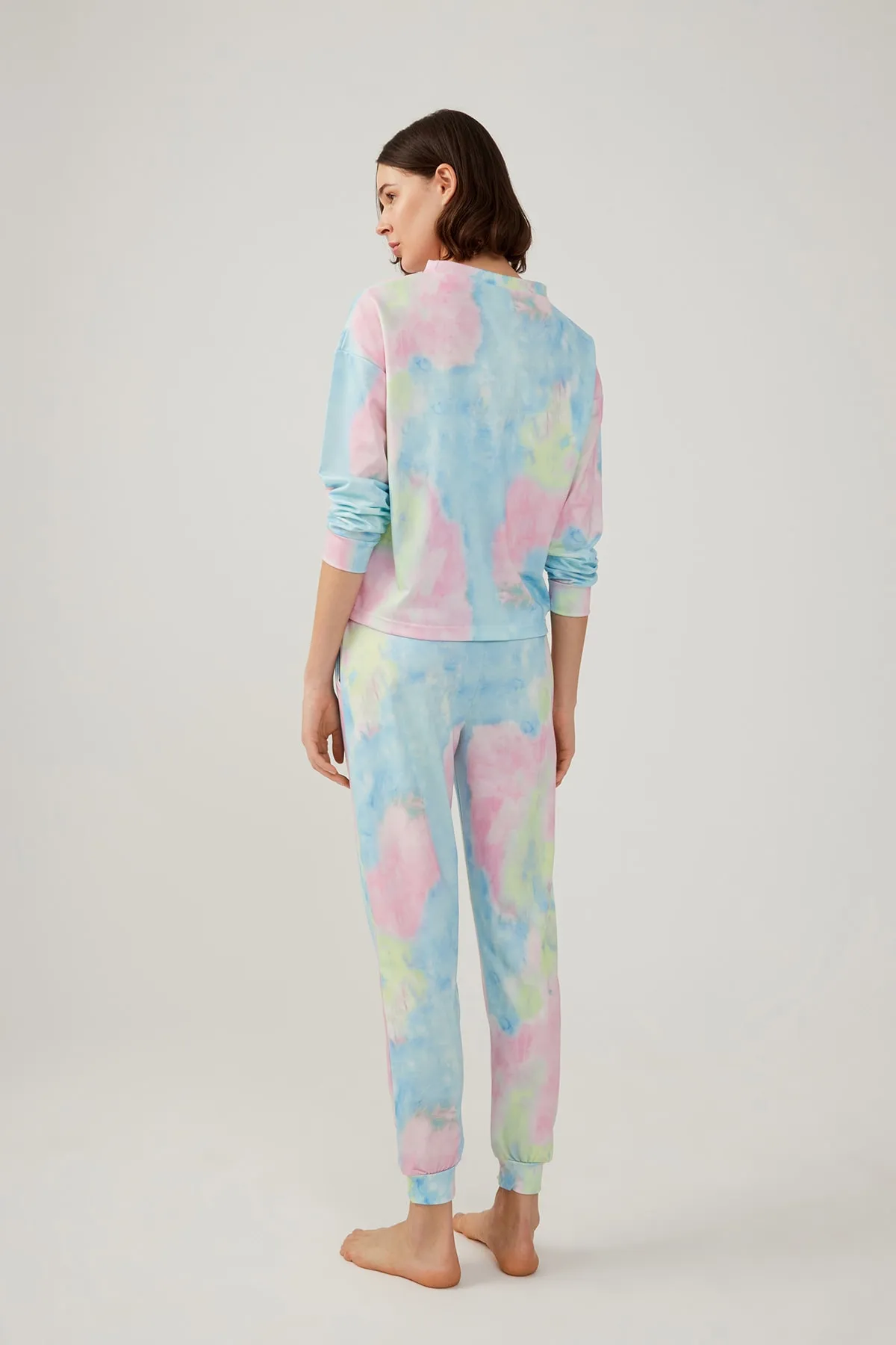 LOS OJOS  Mehrfarbiges Batik-Pyjama-Set für Damen mit Batikmuster