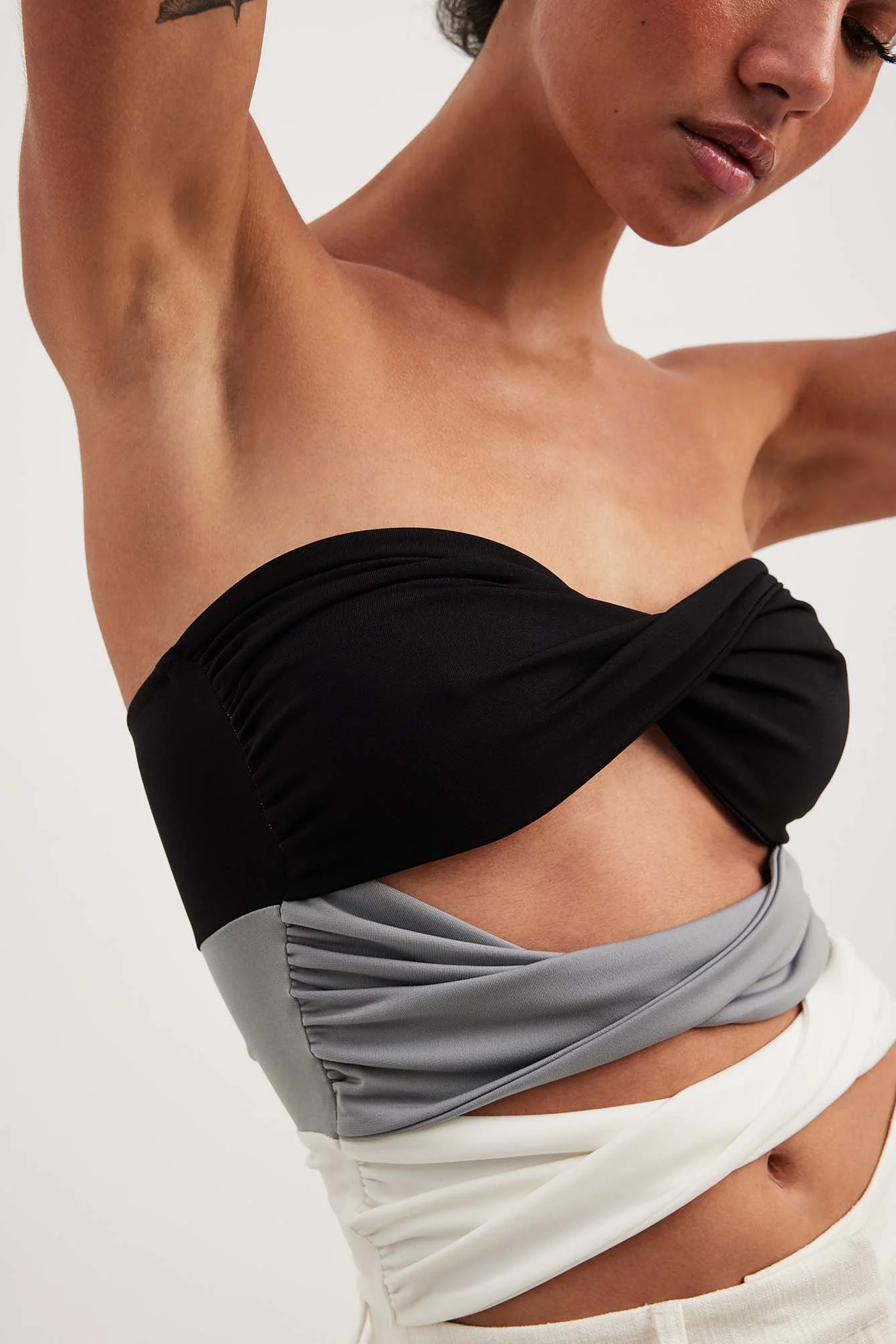Top mit Rüschendetail