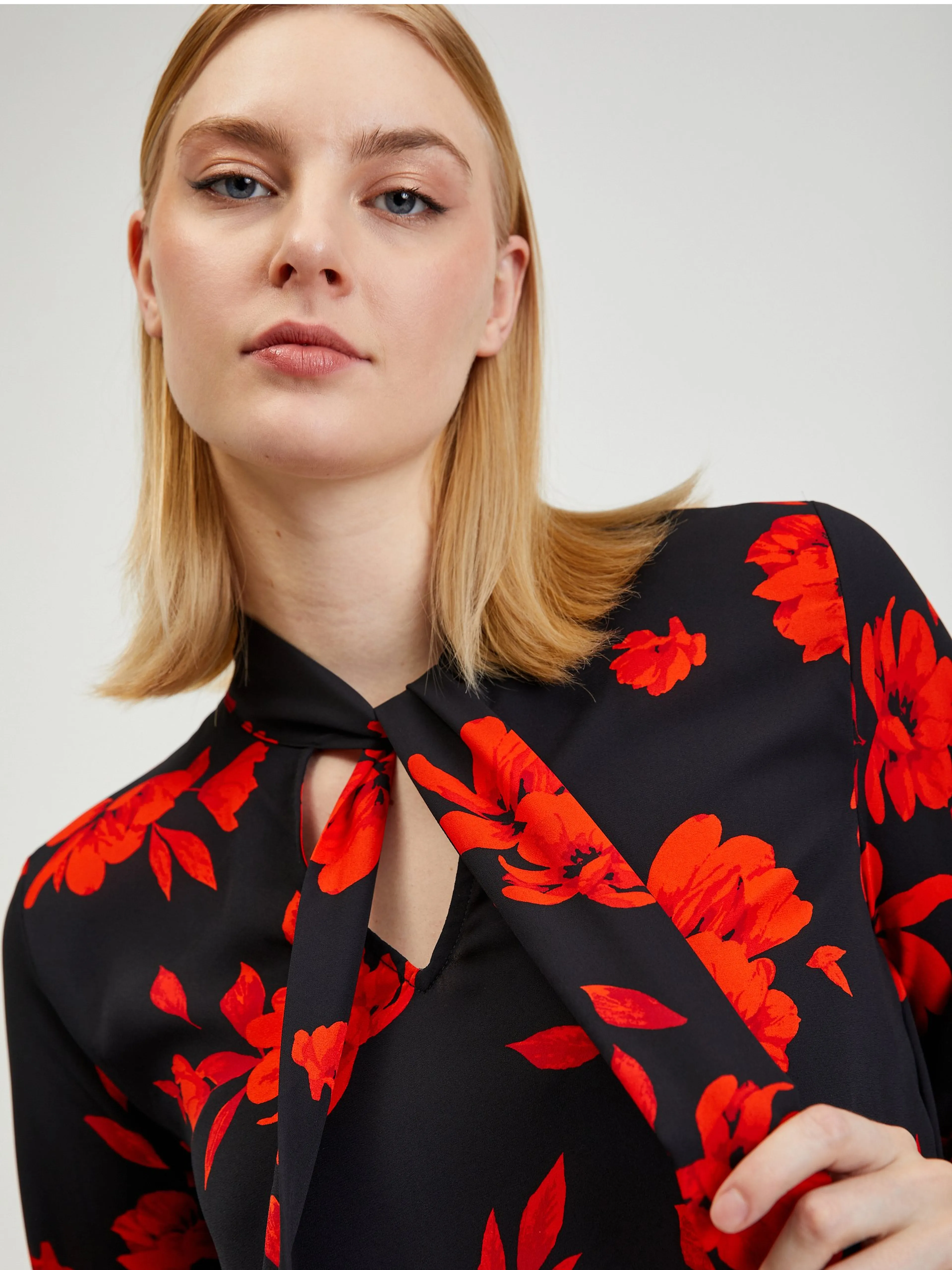 Rot-schwarze Damenbluse ORSAY