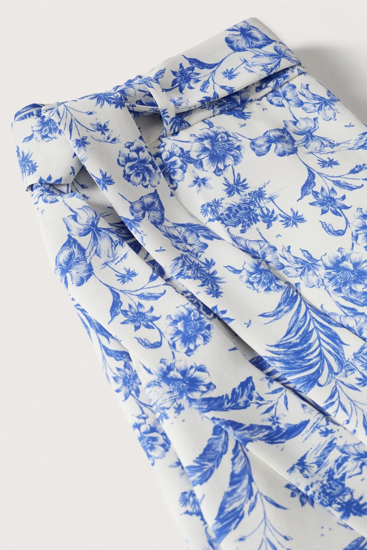 MANGO  Weiße Damenhose 27019202