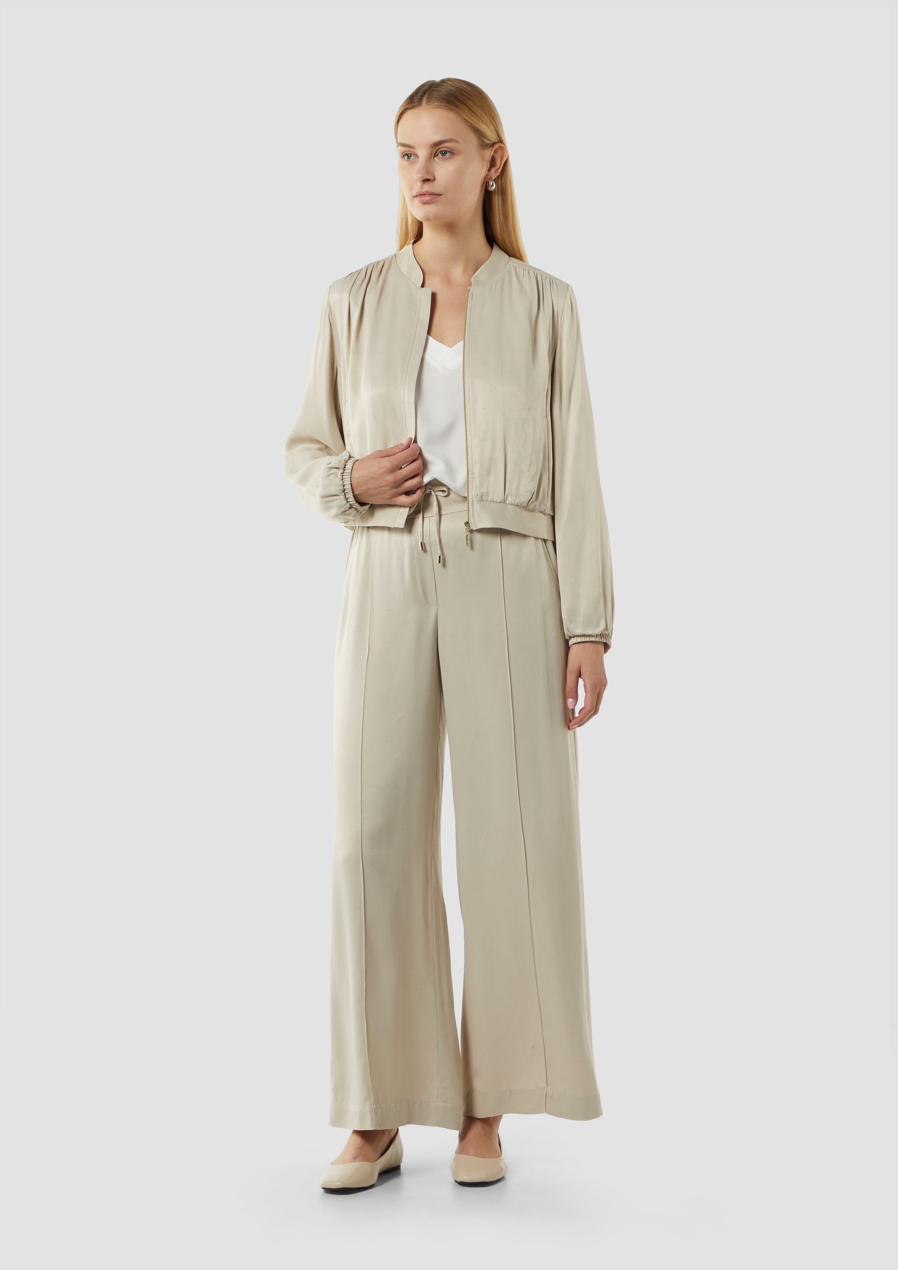 Feminine Schlupfhose aus Satin - helles beige