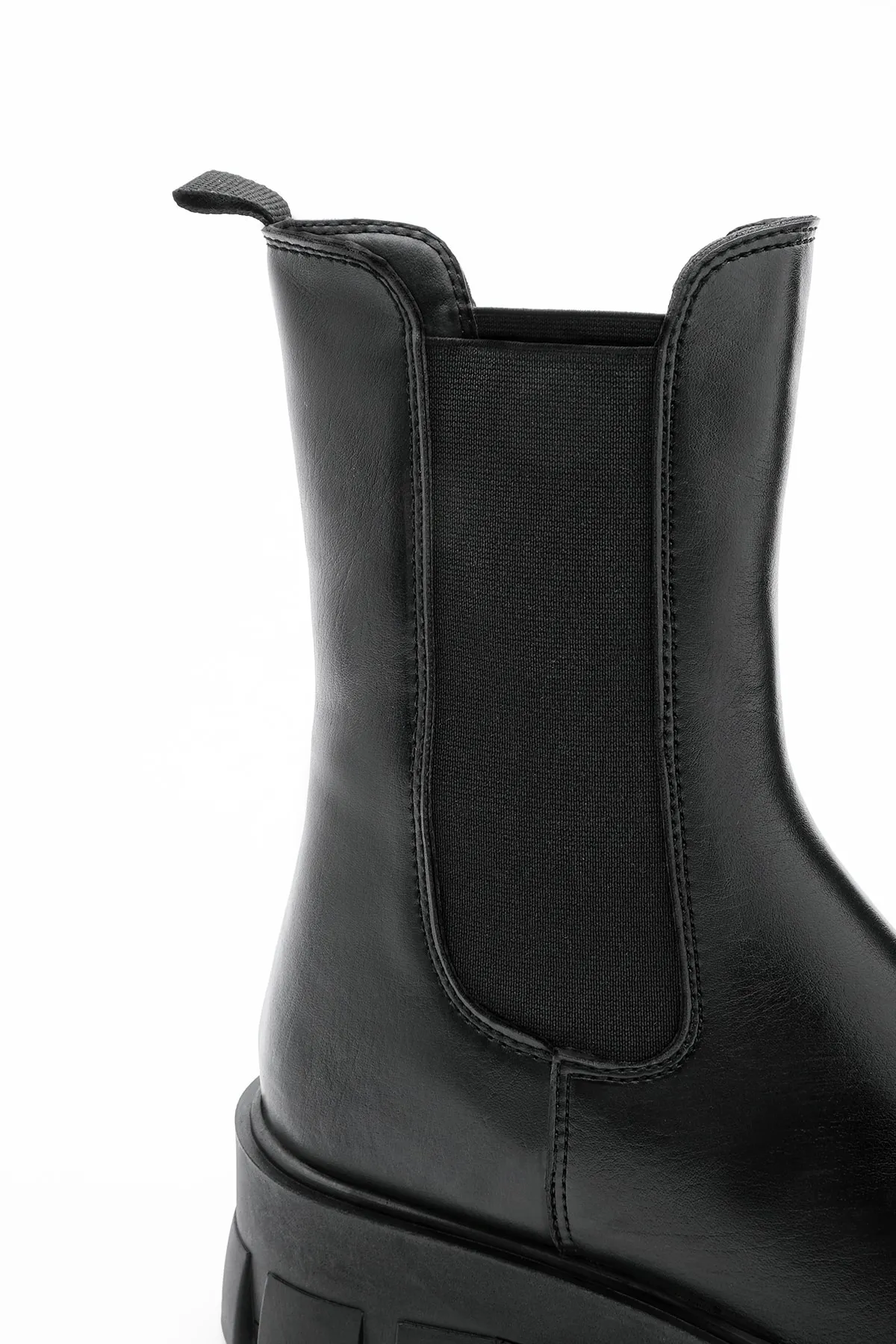 Marjin  Elastische Alltagsstiefel für Damen mit dicker gezackter Sohle Eslona Schwarz