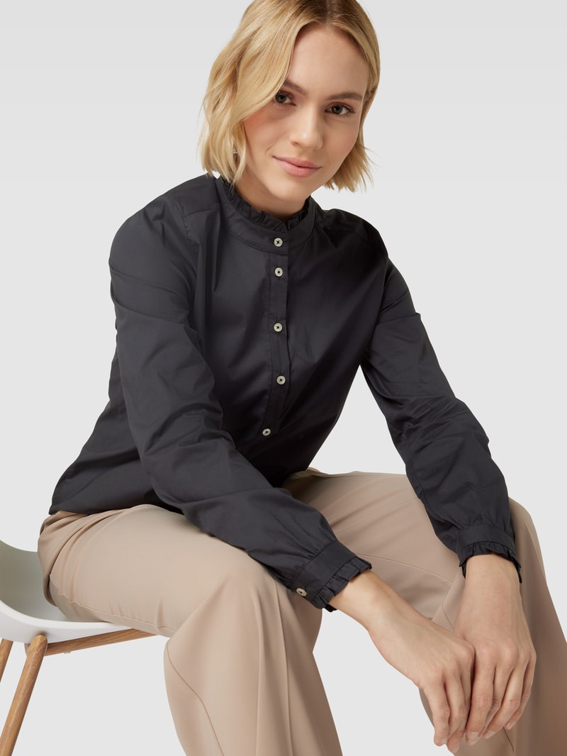 Bluse mit Rüschen Modell 'Basic' in schwarz