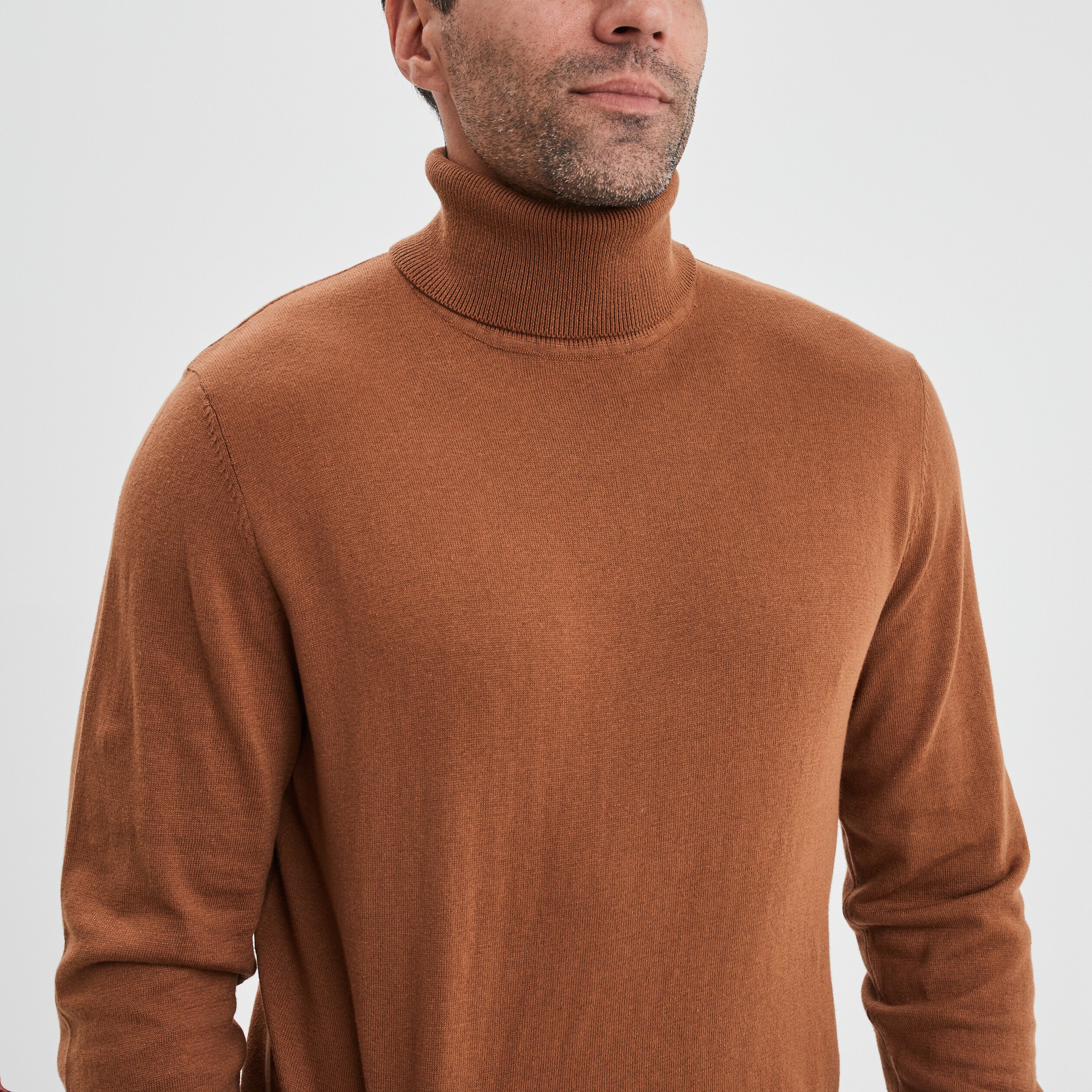 Pull avec col roulé camel homme | La Halle
