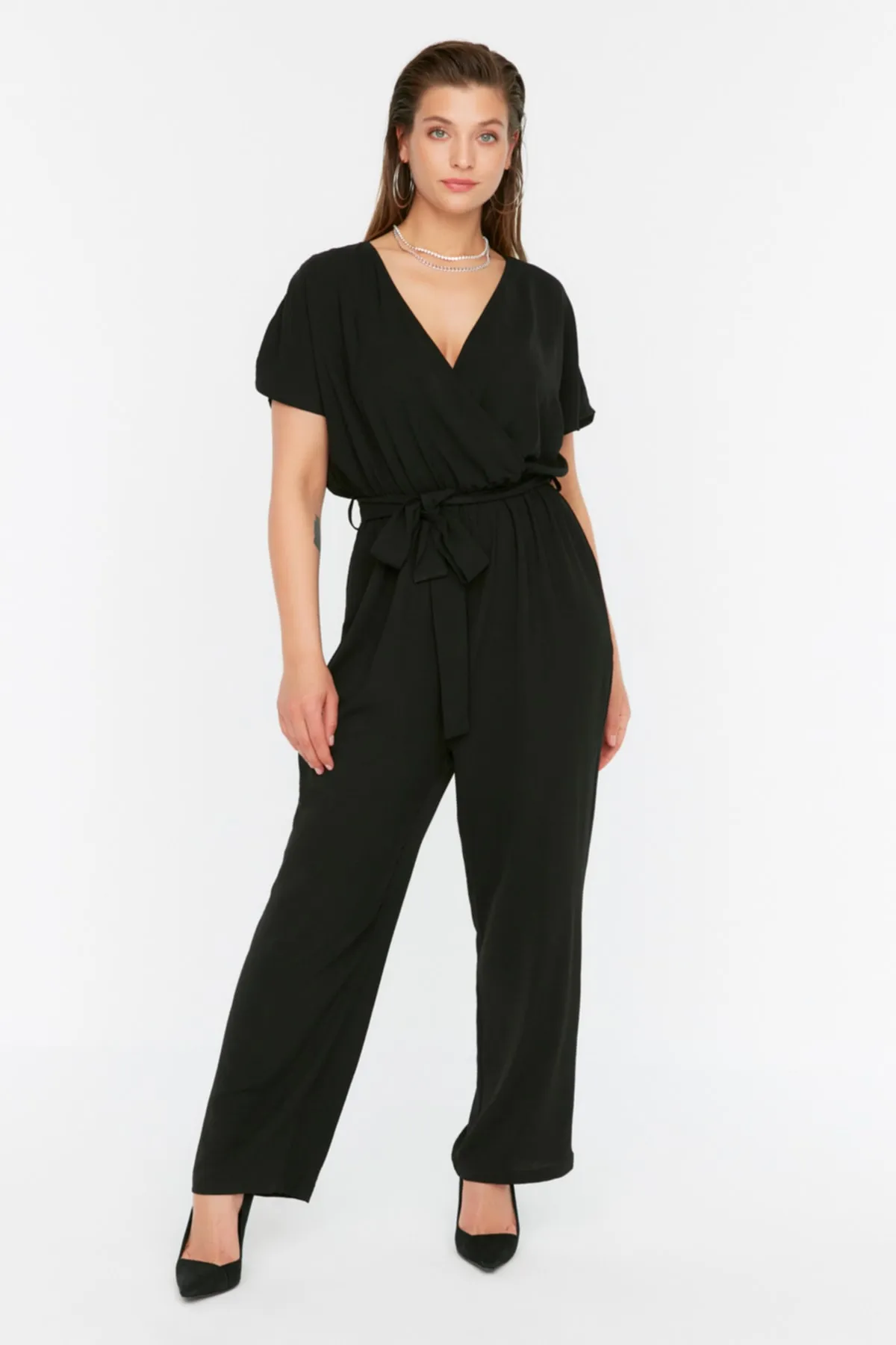 Trendyol Curve  Schwarzer Overall mit Gürtel TBSSS22TU0160