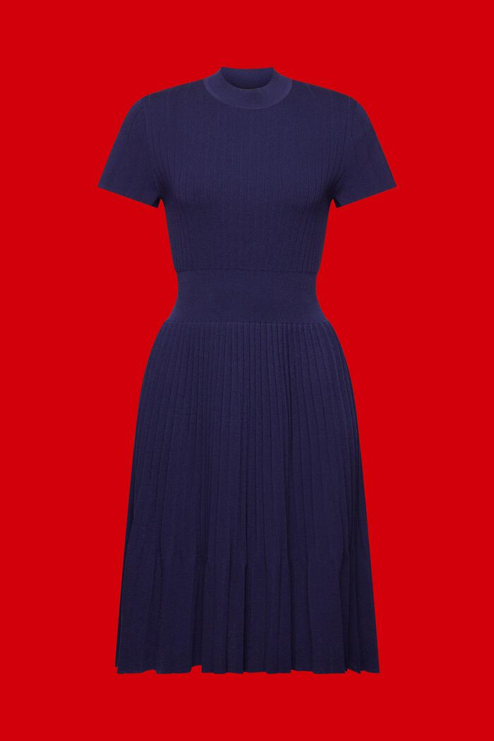 Kurzärmeliges Midikleid mit Plisseefalten und Stehkragen