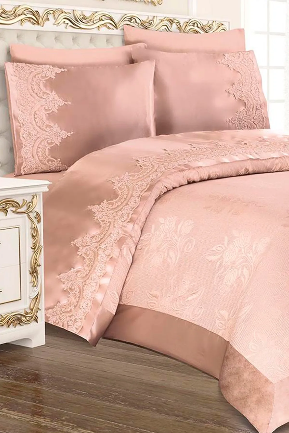 Çeyiz Diyarı  Çeyizdiyarı Mitgift-Piqué-Set mit französischer Spitze von Lisa Cappucino
