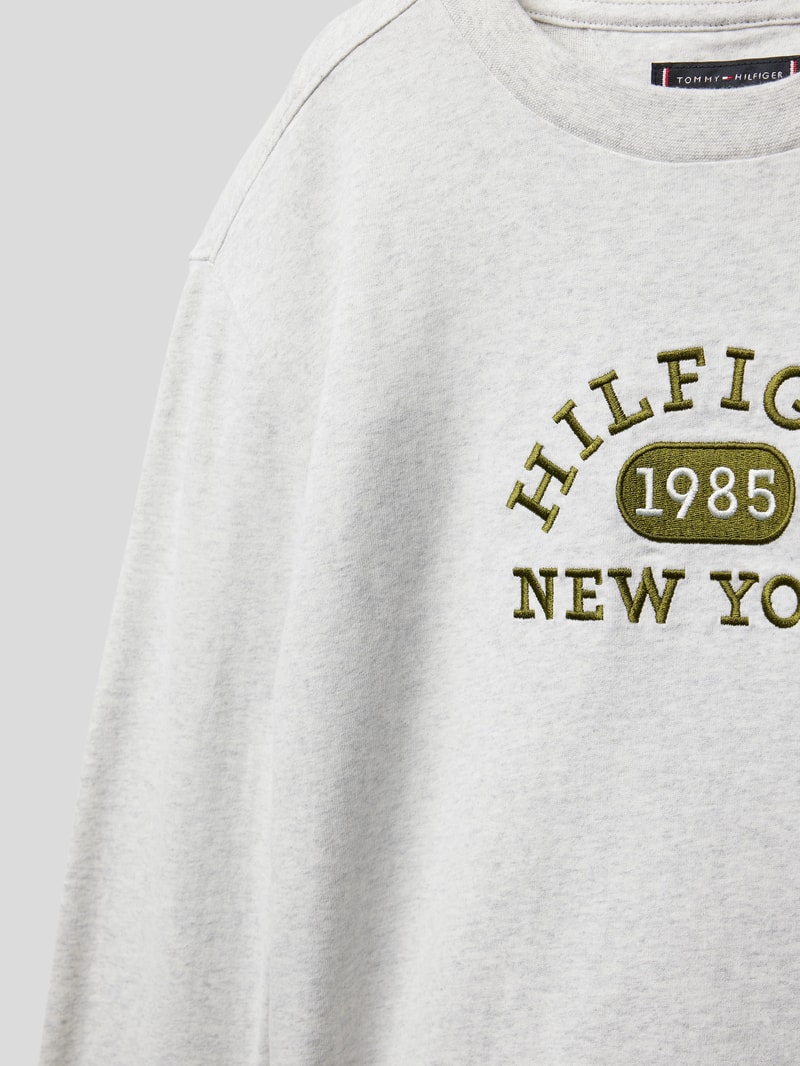 Longsleeve mit Label-Stitching in mittelgrau meliert