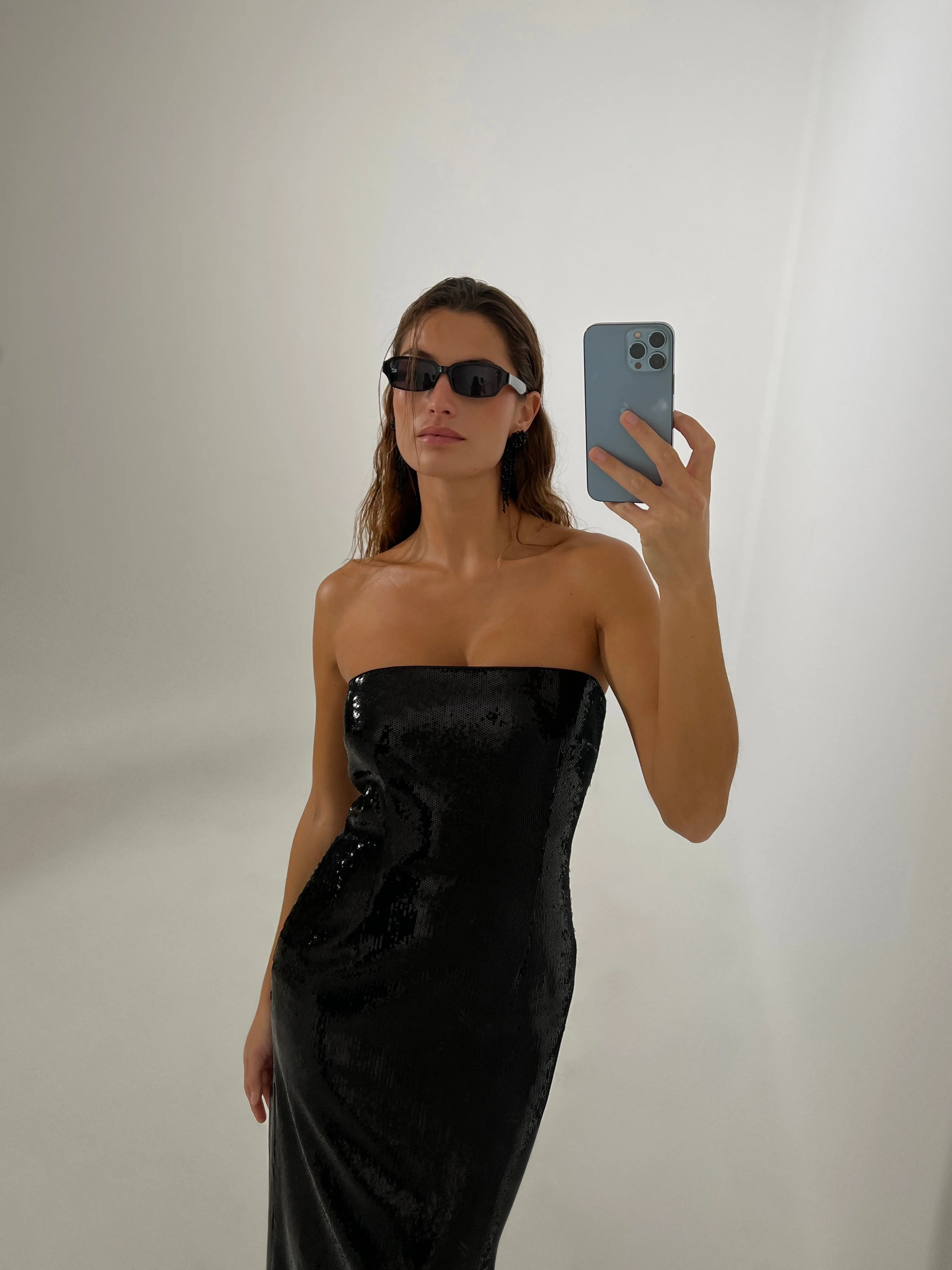 Pailletten-Maxikleid in Wet-Optik