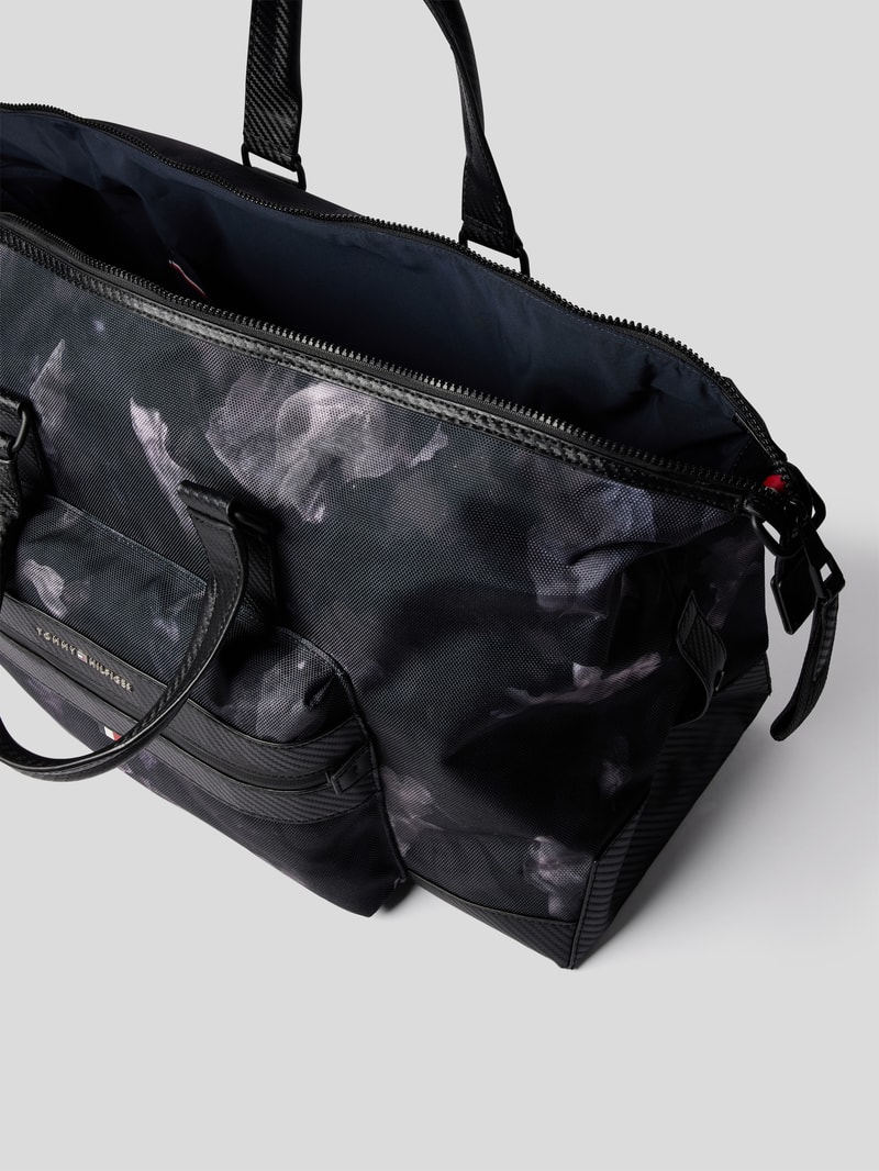 Weekender mit Camouflage-Muster in schwarz