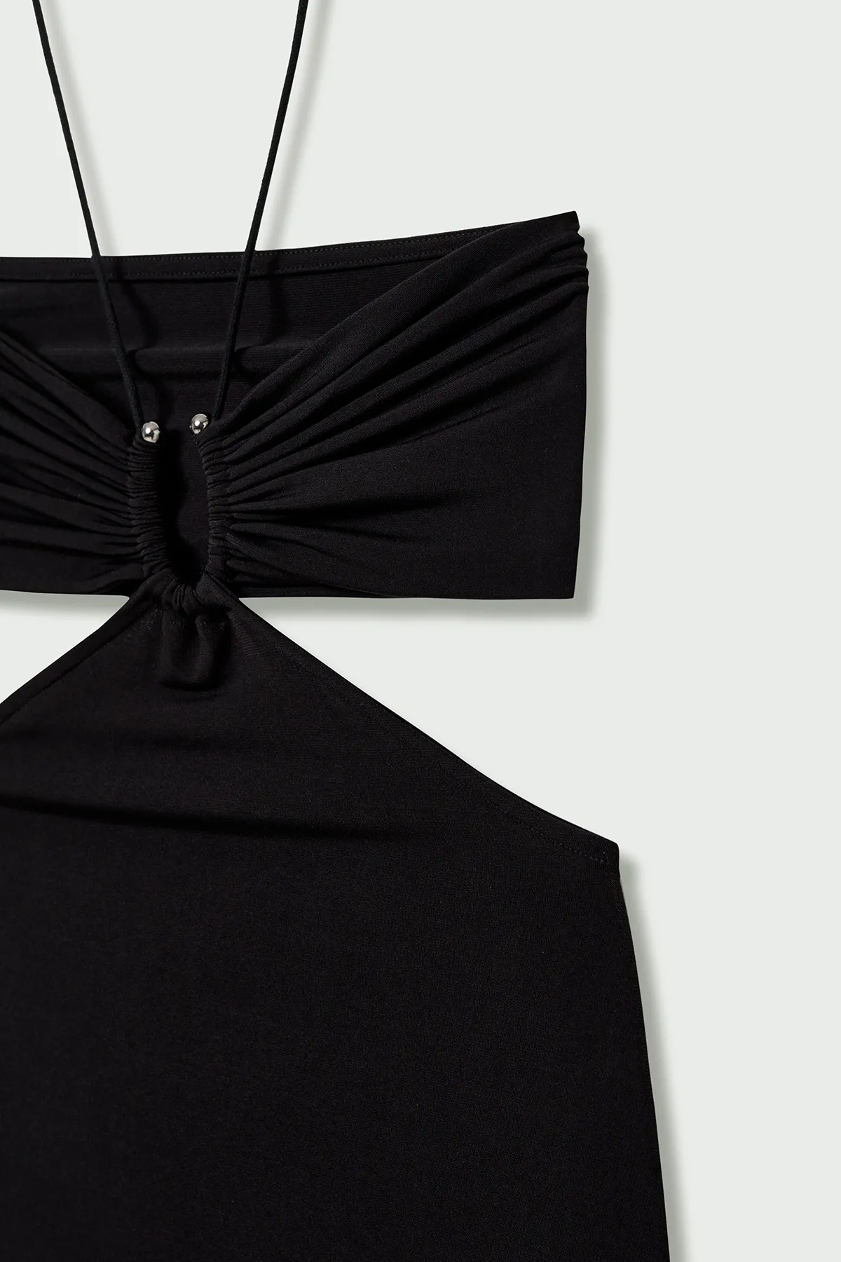 VATKALI  Rückenfreies, ausgeschnittenes Kleid