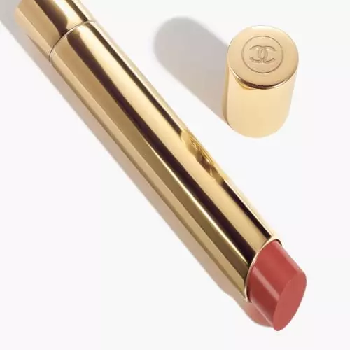 ROUGE ALLURE L'EXTRAIT High-intensity red. an extract of light and care