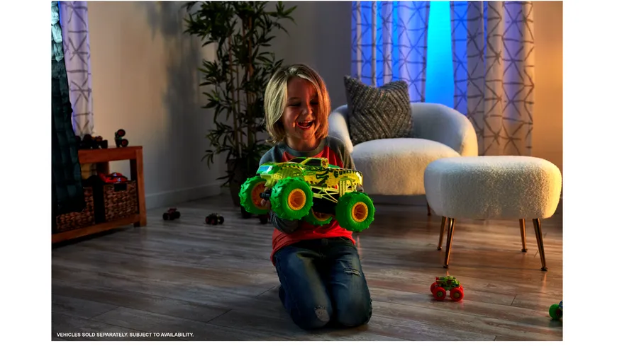 HOT WHEELS Monster Trucks 1:15 GUNKSTER ferngesteuertes Fahrzeug