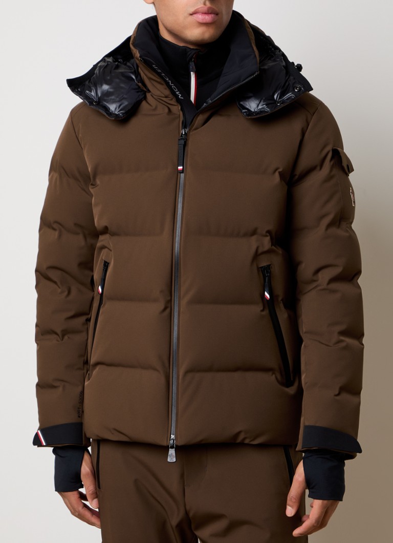Moncler Montgetech -hiihtotakki irrotettavalla hupulla ja vetoketjullisilla taskuilla