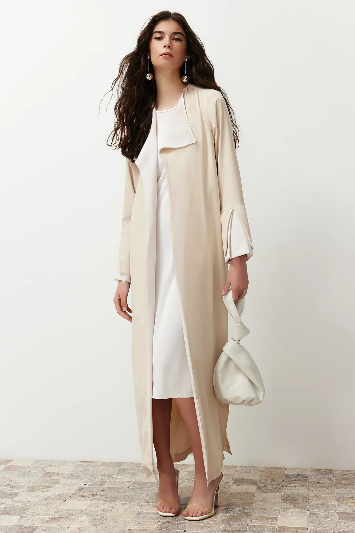 Trendyol Modest  Steinfarbene, lange, gewebte Aerobin-Kappe & Ferace & Abaya TCTSS24KF00011