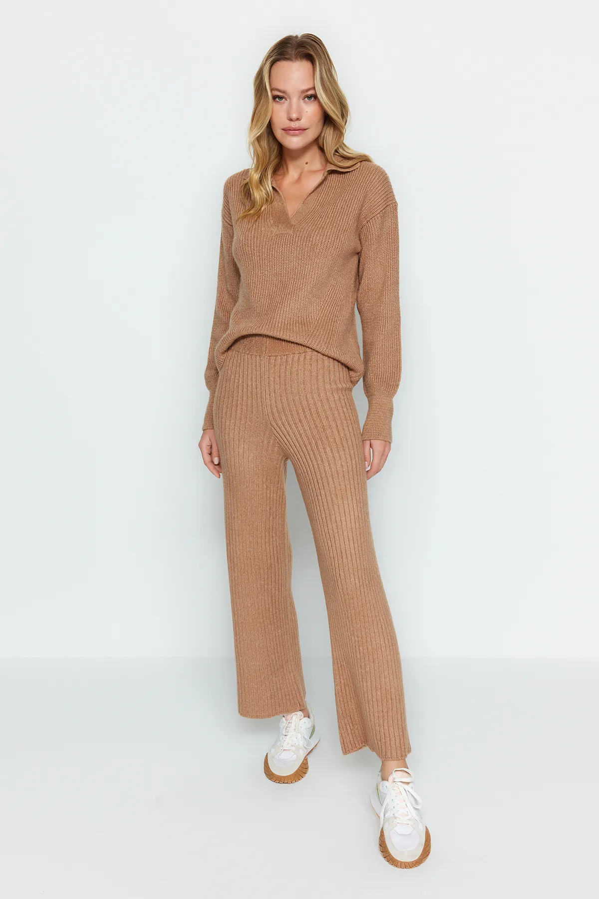 Trendyol Collection  Camel Care Collection Strickoberteil und -unterteil-Set TWOAW24AU00097
