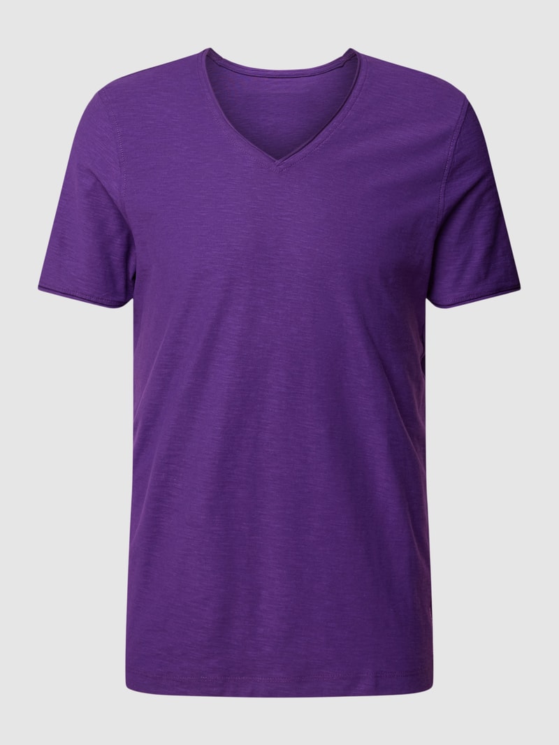 T-Shirt mit V-Ausschnitt in purple
