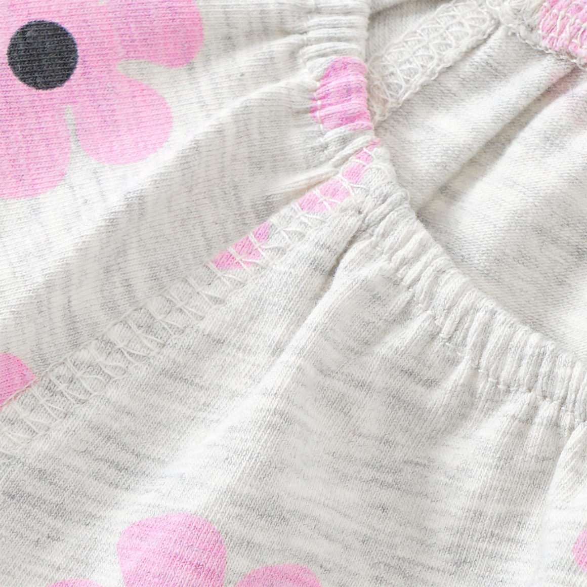 Newborn Langarmshirt mit Blumen-Allover