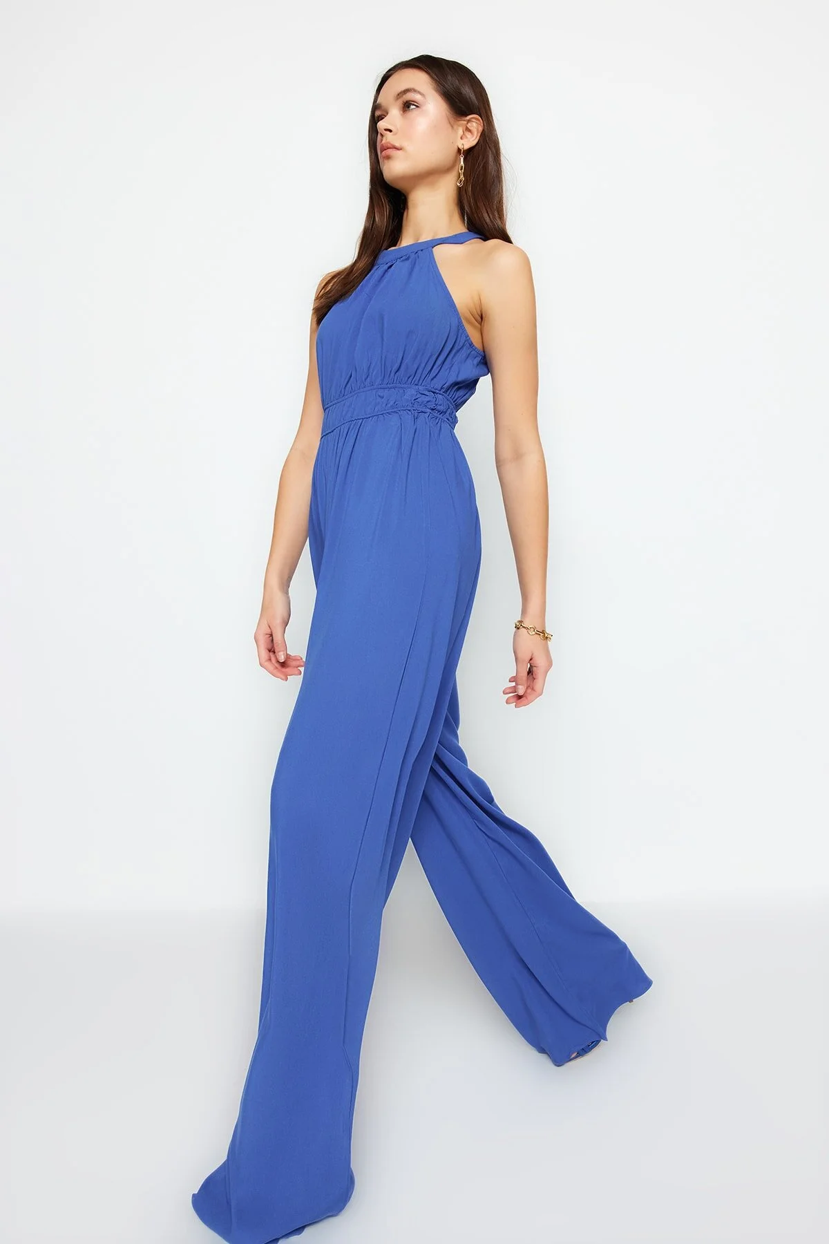 Trendyol Collection  Indigofarbener, gewebter Overall mit Rüschen und Details TWOSS23TU00121