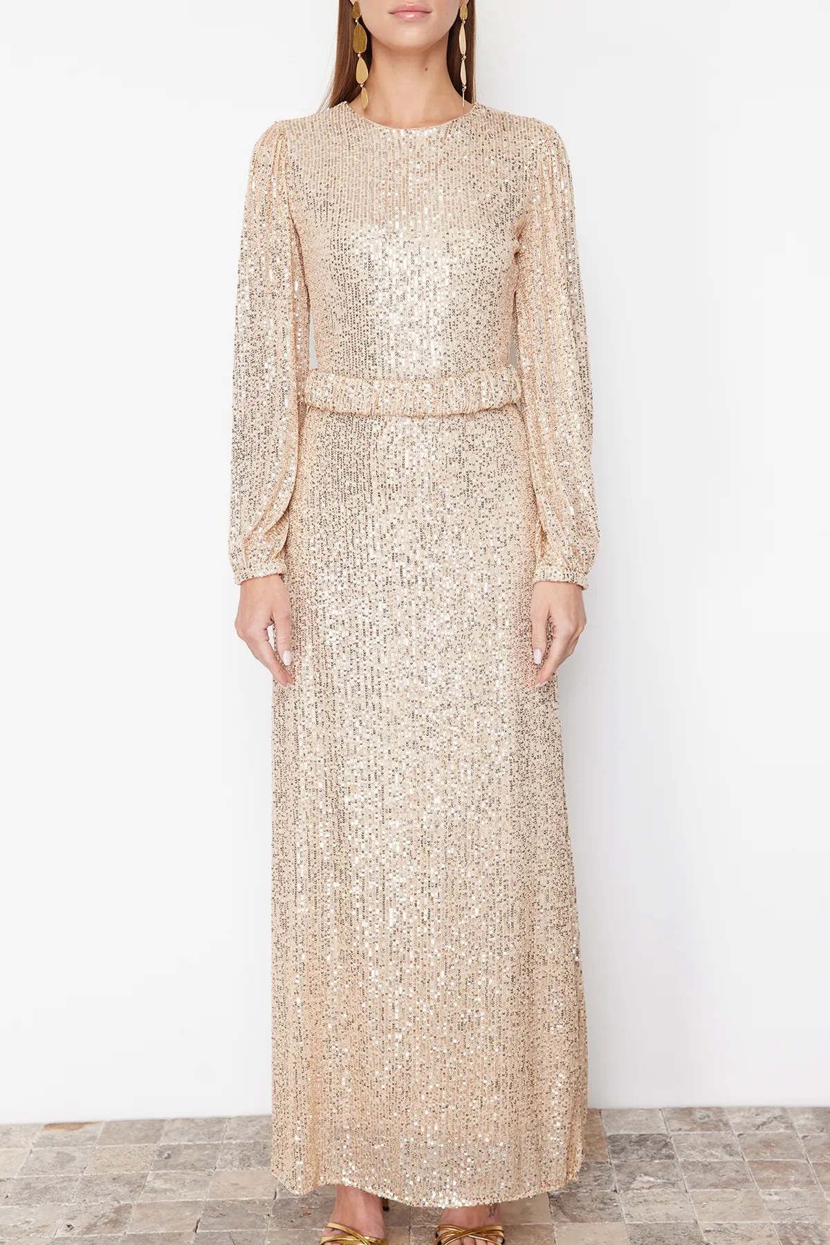 Trendyol Modest  Abendkleid mit Pailletten in Stein TCTSS24DB00048