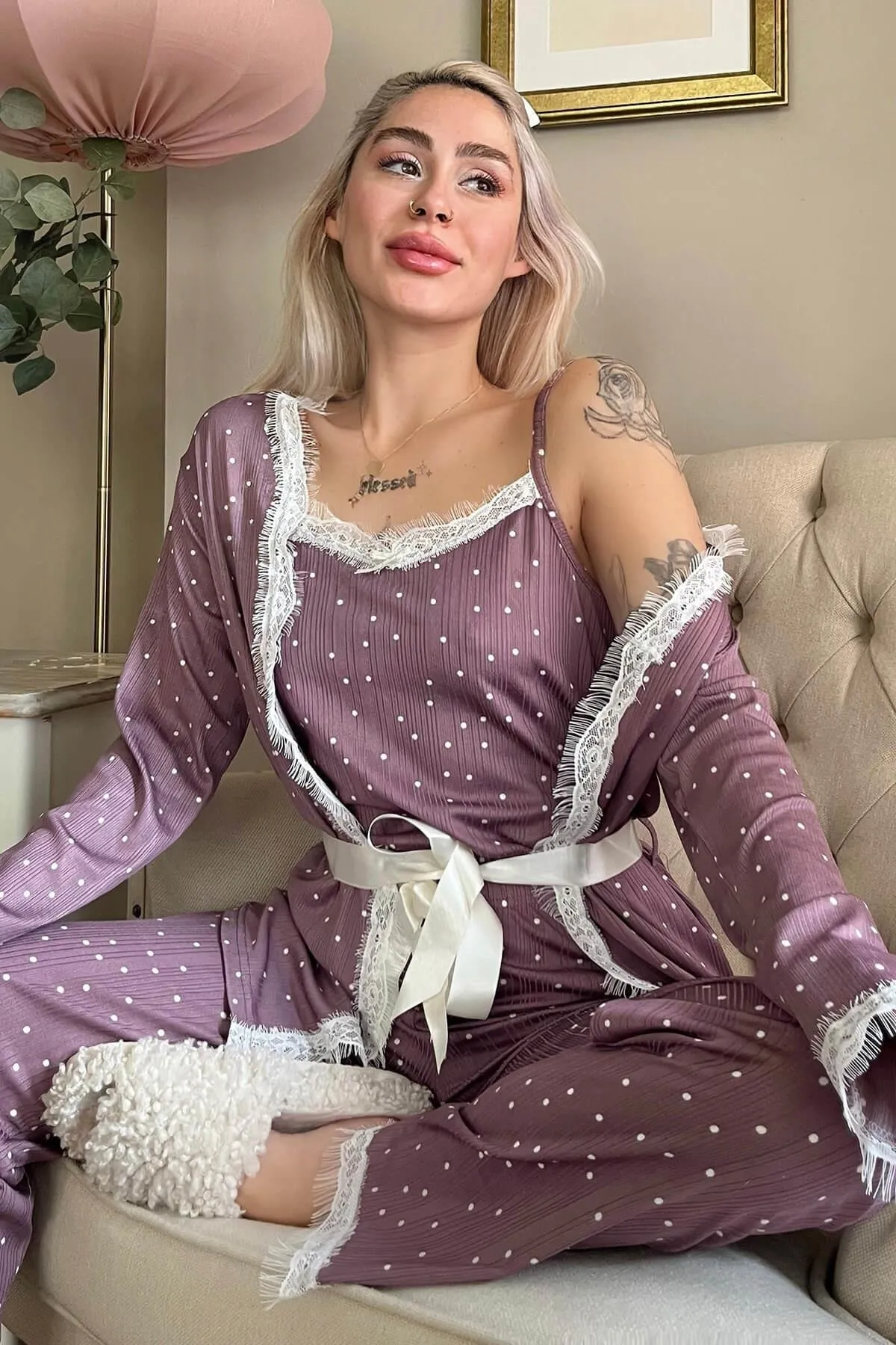 Pijamaevi  Lila Pyjama- und Morgenmantel-Set mit Pegasus-Muster
