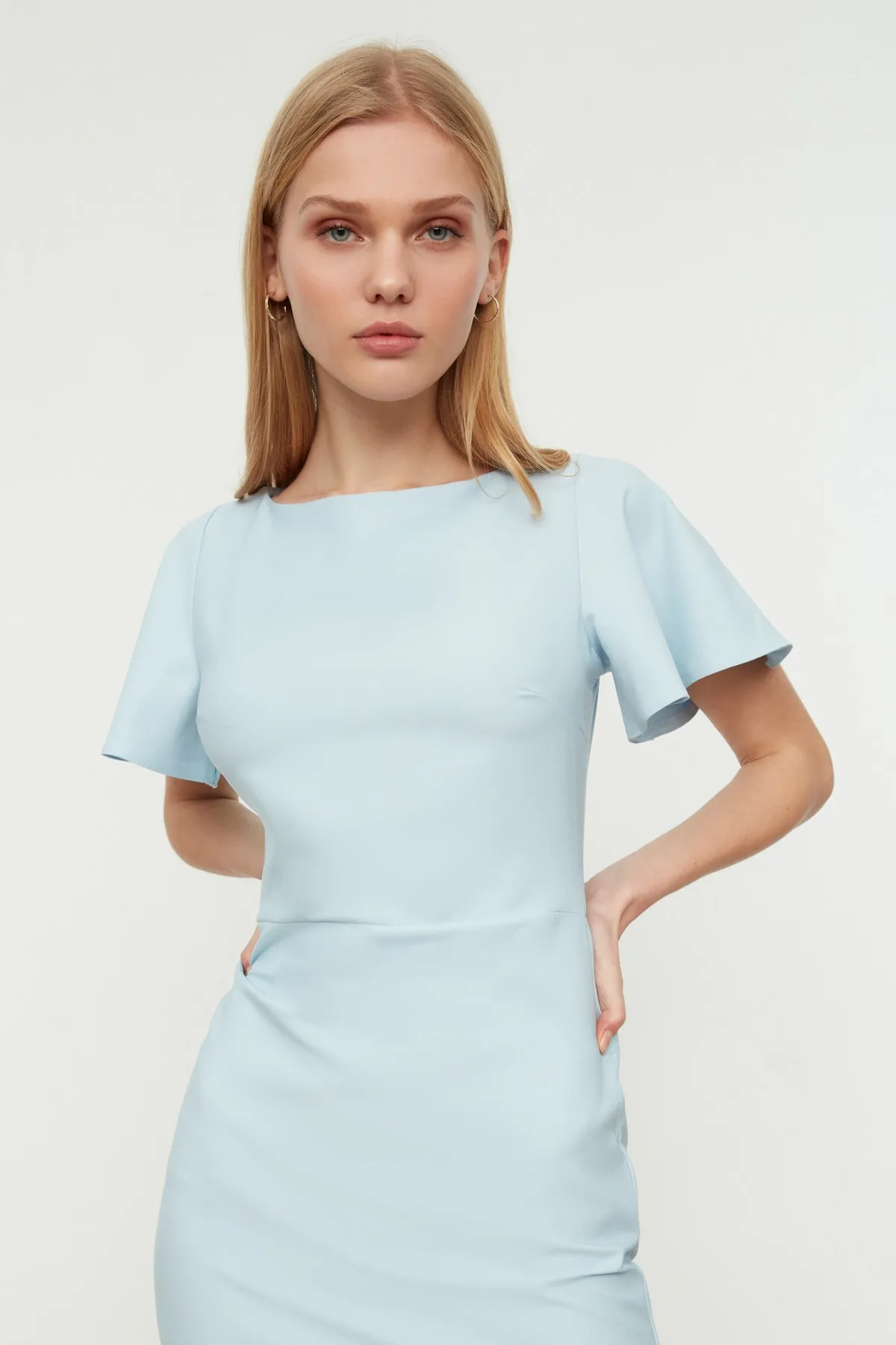 Trendyol Collection  Blaues Volant-Midi-Webkleid TWOSS20EL1342