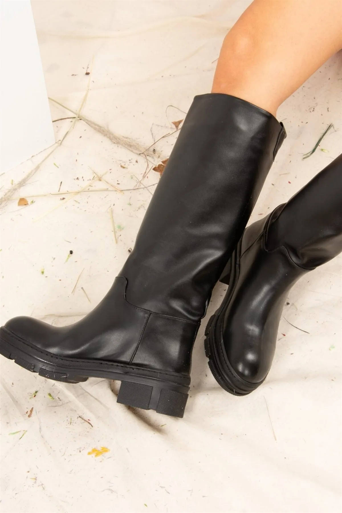 Fox Shoes  Schwarze Daily-Flachstiefel für Damen J670123809
