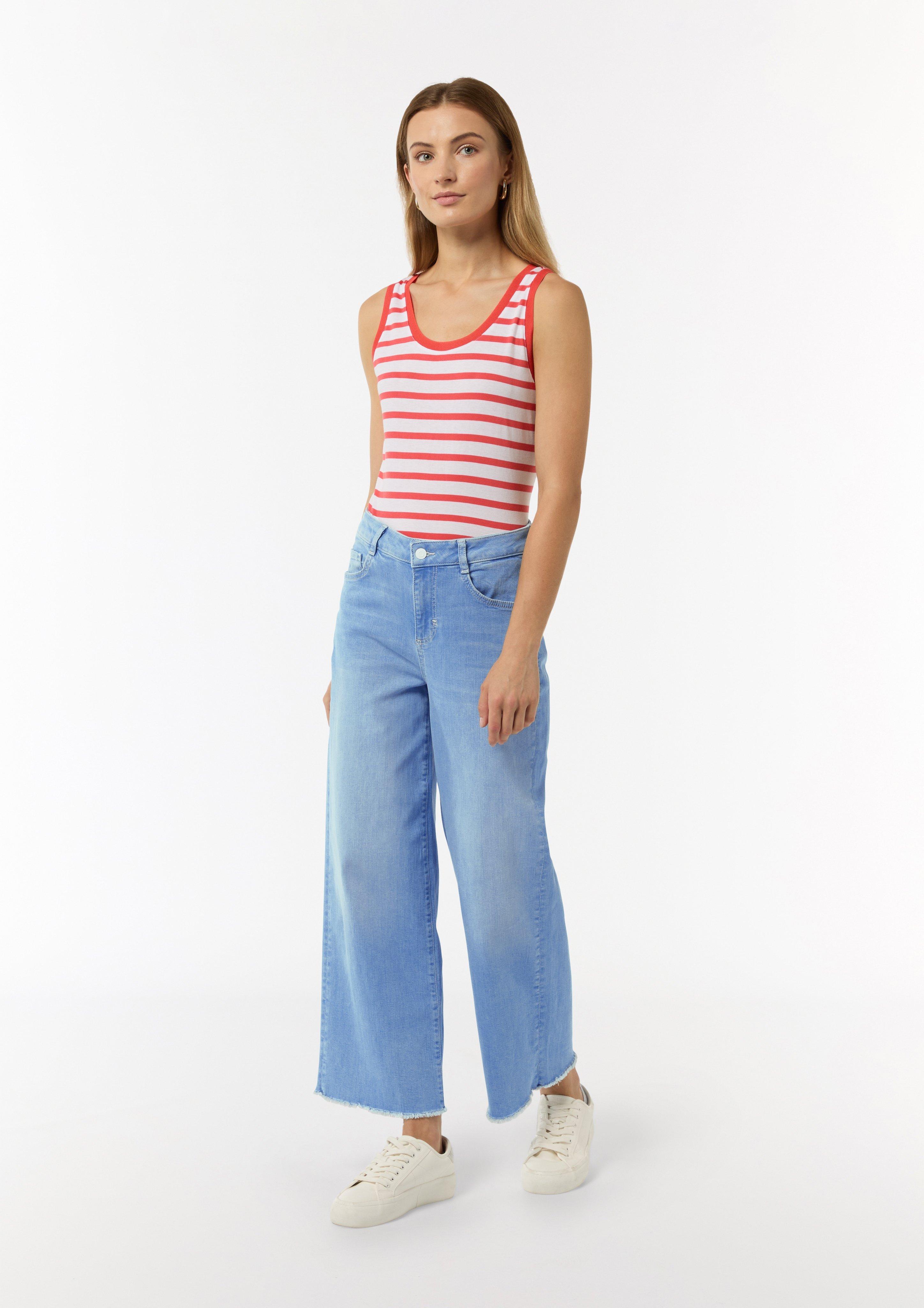 Verkürzte Jeans mit Wide Leg und ausgefranstem Saum - blau