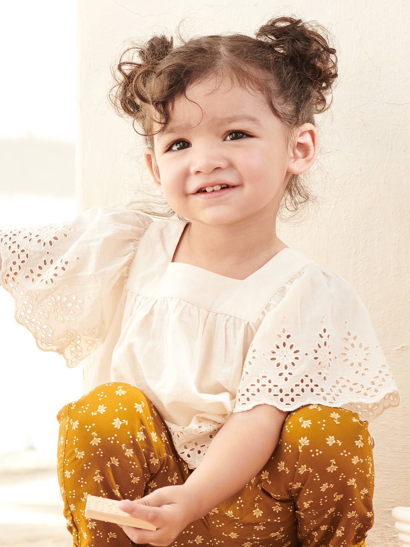 Blouse manches courtes bébé en broderie anglaise écru