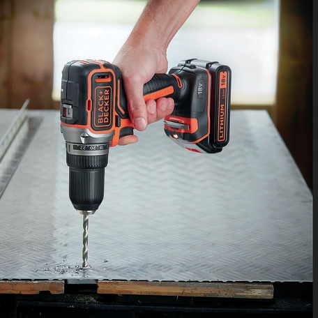 Akumulatorski vrtalnik Black & Decker BL186N-XJ 18 V brez baterij in polnilnika