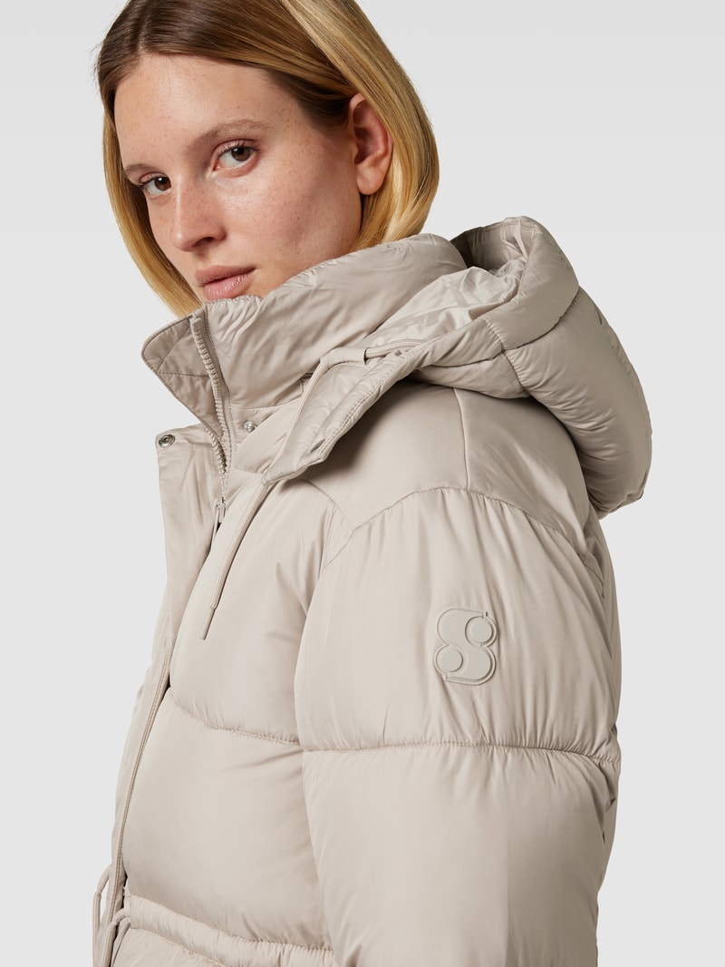 Steppjacke mit Kapuze in beige