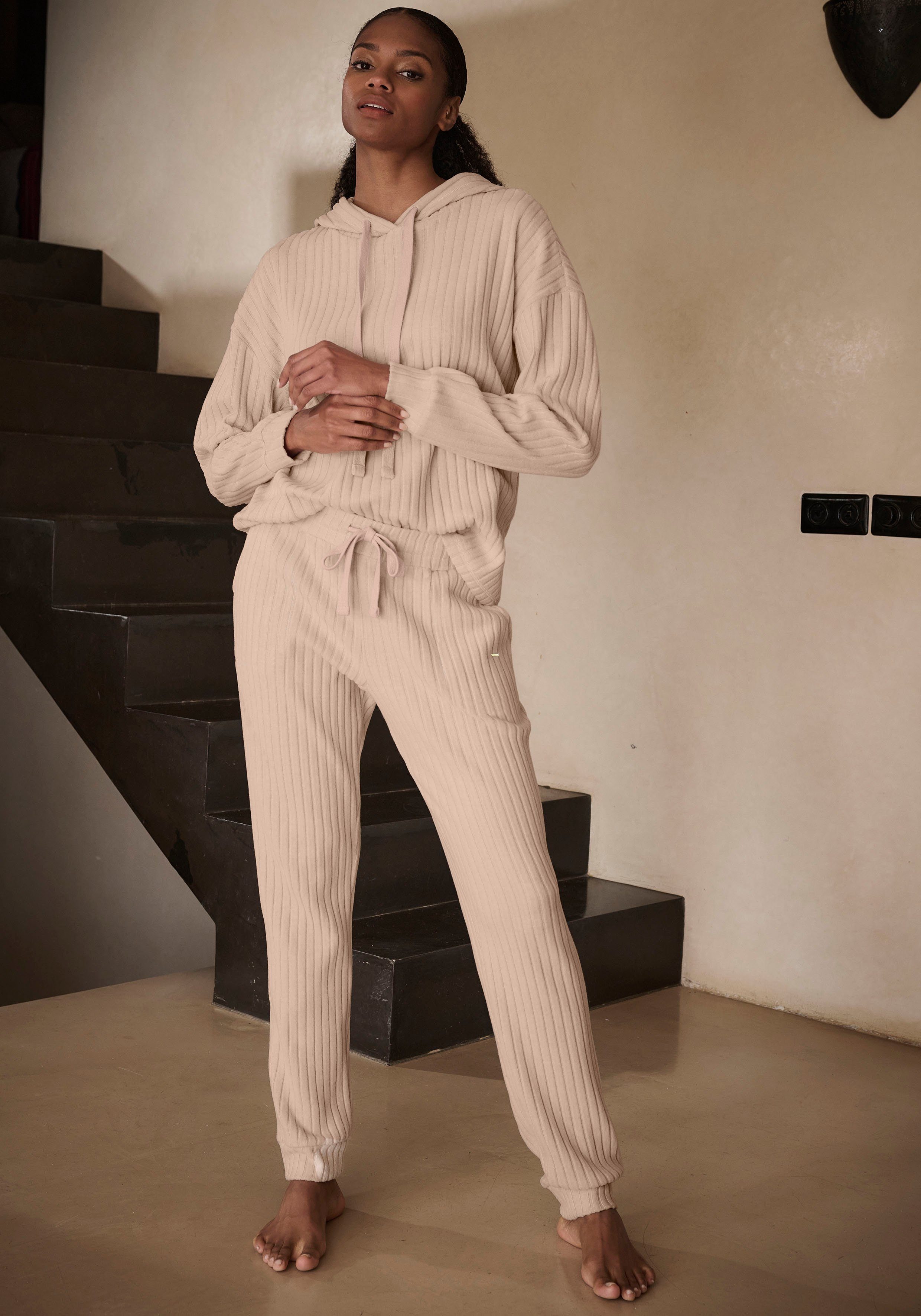 LASCANA Homewearhose -Loungehose in Ripp-Qualität und praktischen Taschen, Loungeanzug