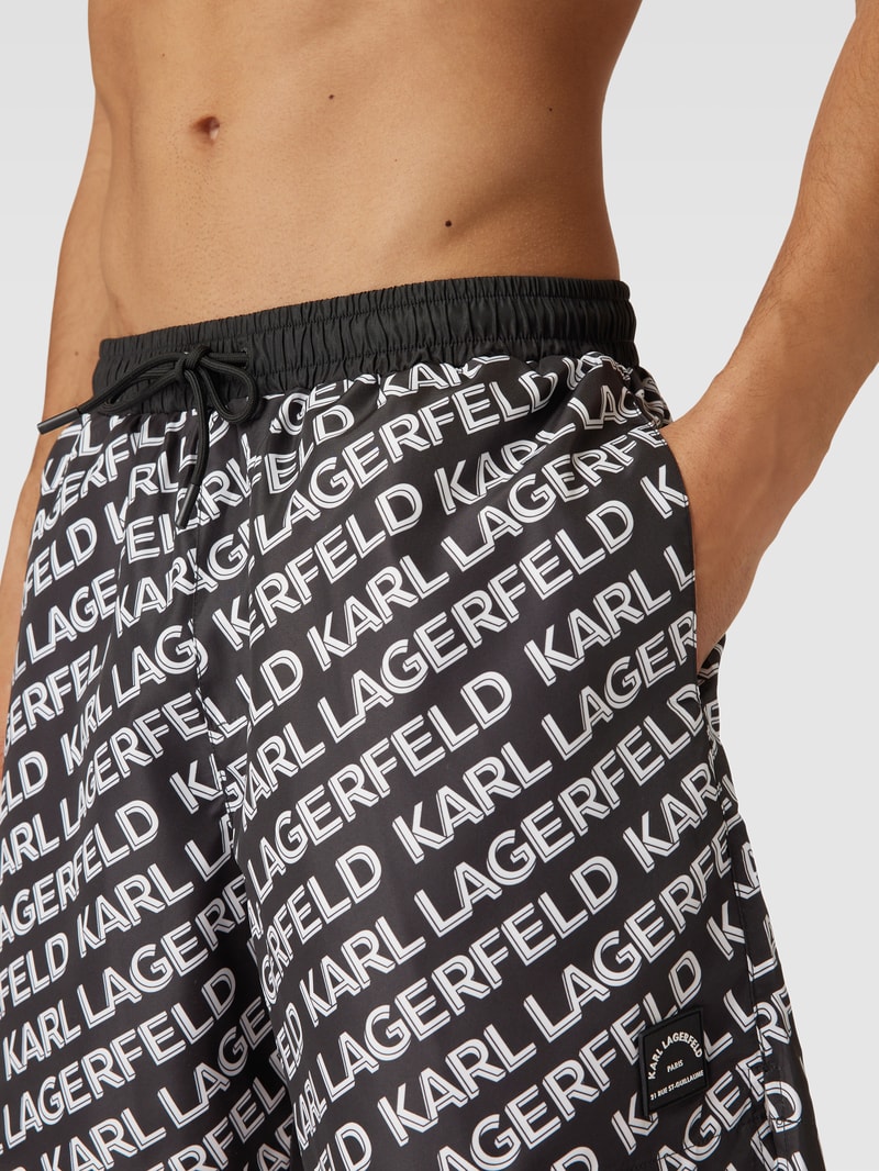Badehose mit elastischem Bund in schwarz
