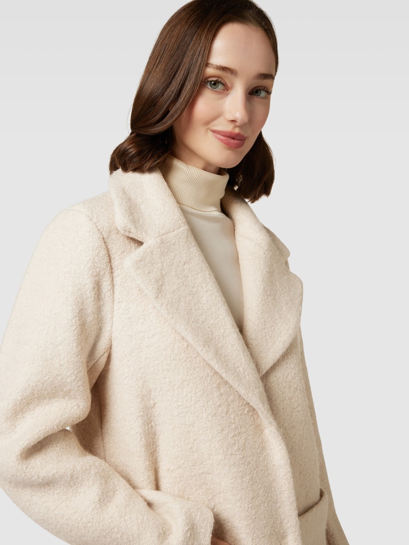 Kurzmantel mit Eingrifftaschen Modell 'STIPA' in beige