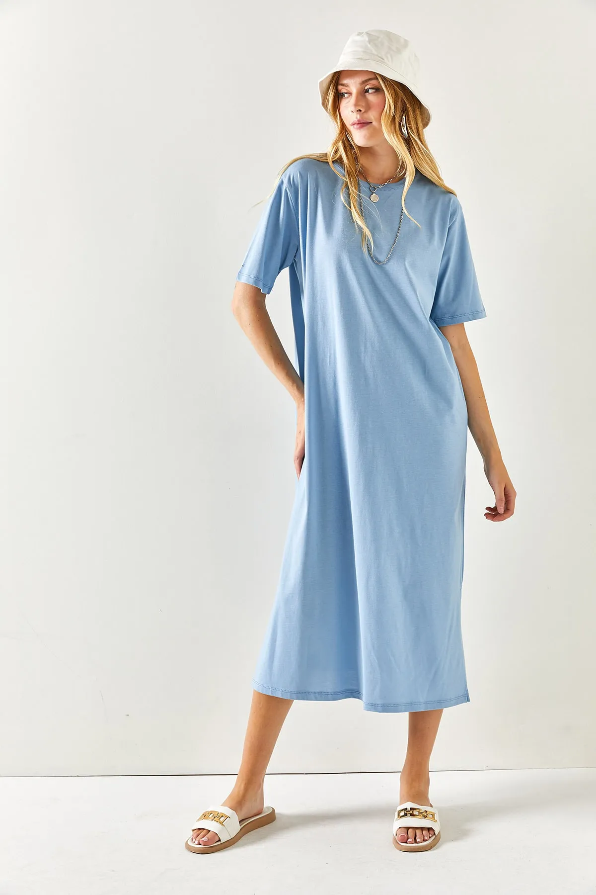 Olalook  Übergroßes Baumwollkleid mit seitlichem Schlitz in Indigo für Damen ELB-19001880