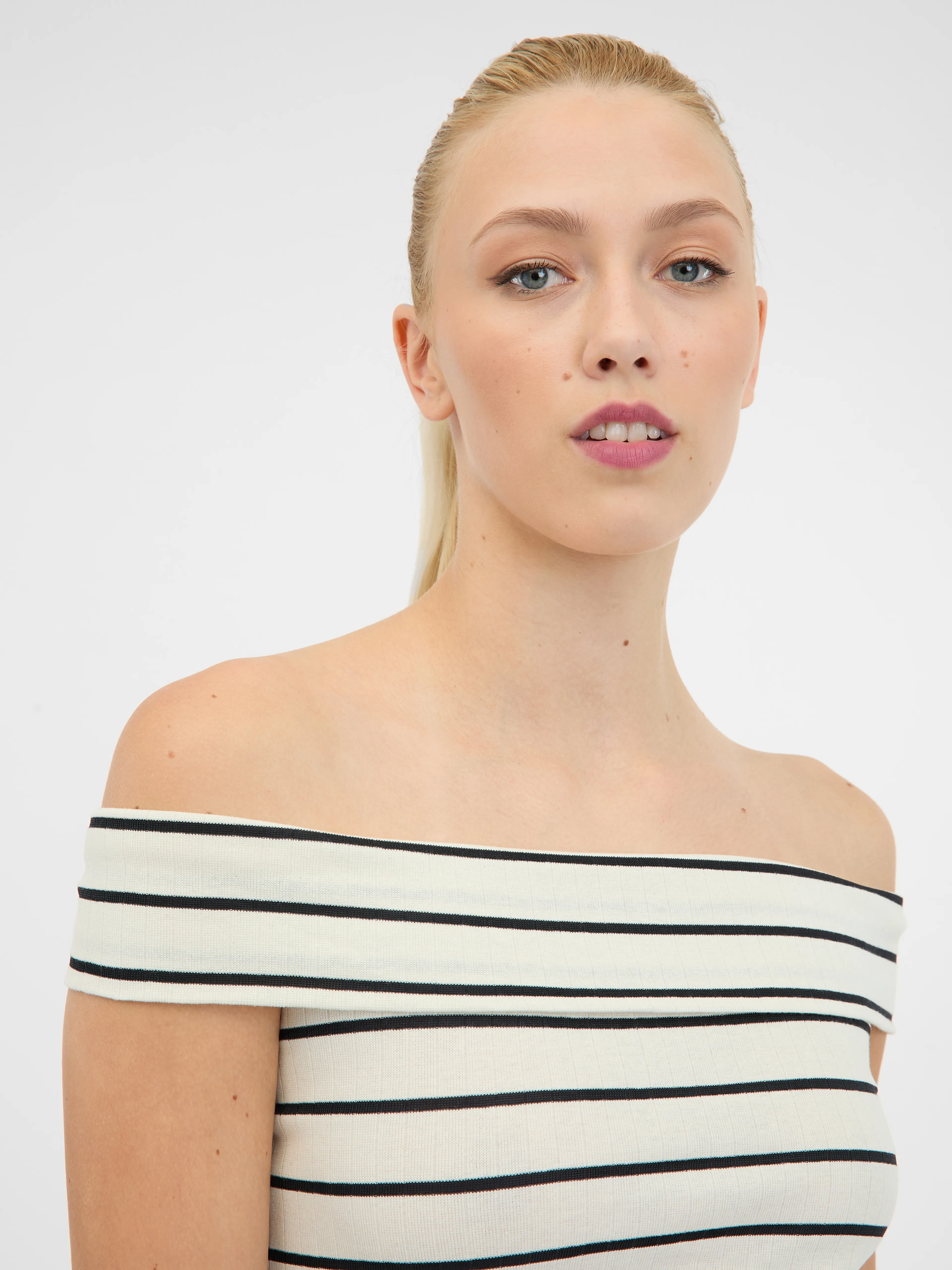Weiß-schwarzes Damen-Kurzarm-T-Shirt ORSAY
